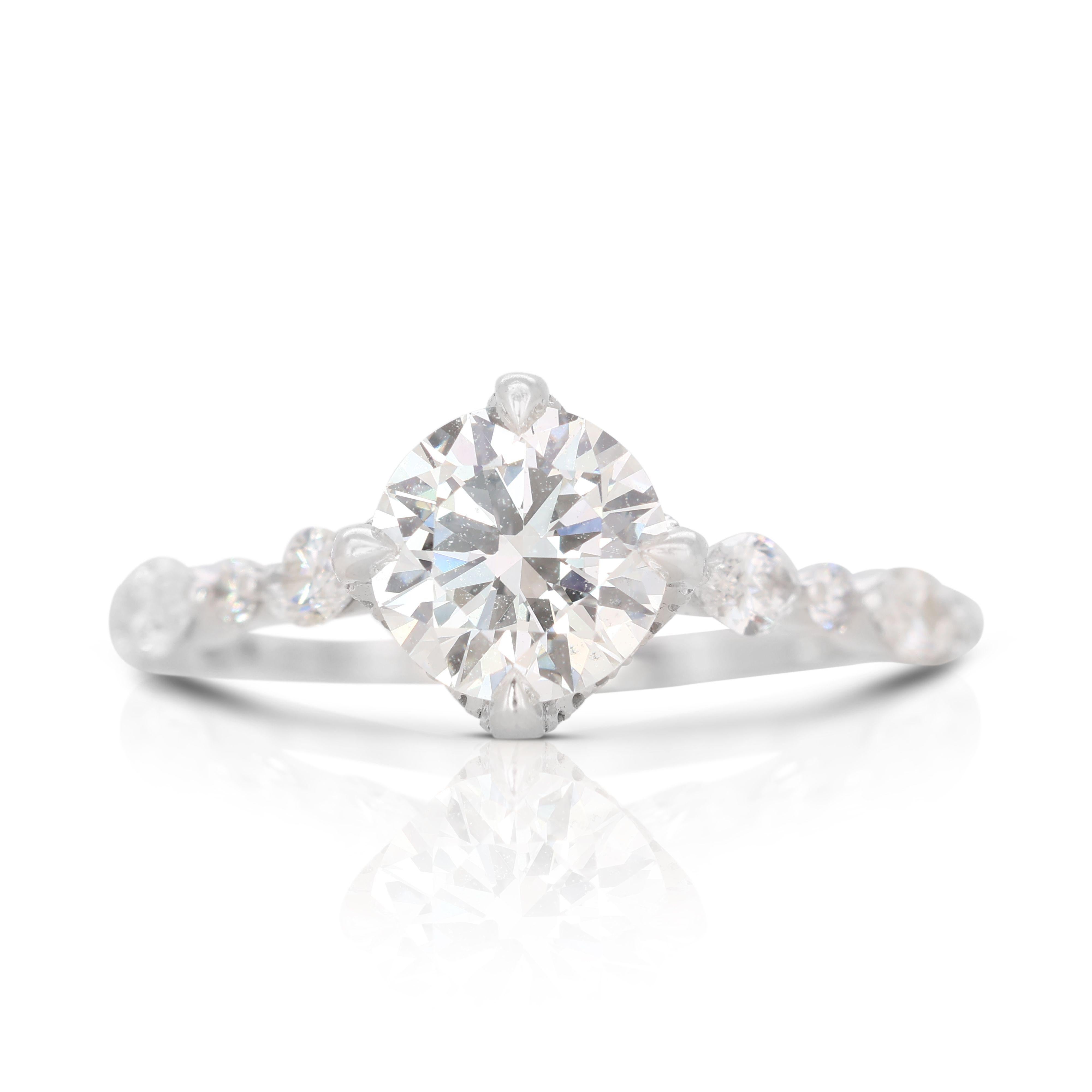 Round Cut Gorgeous Rose-designed 18K White Gold Diamond Ring For Sale