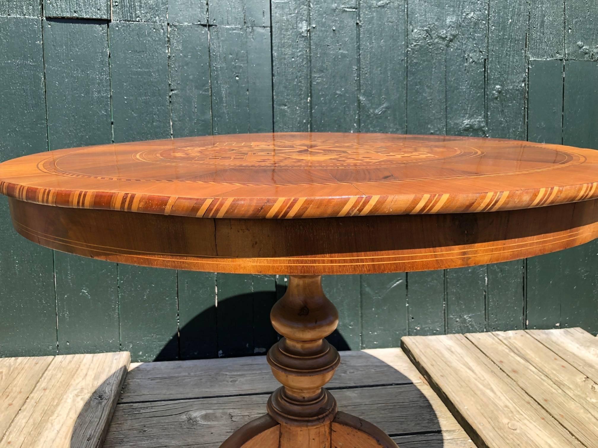 19th Century Gorgeous Round French Walnut Marquetry Table