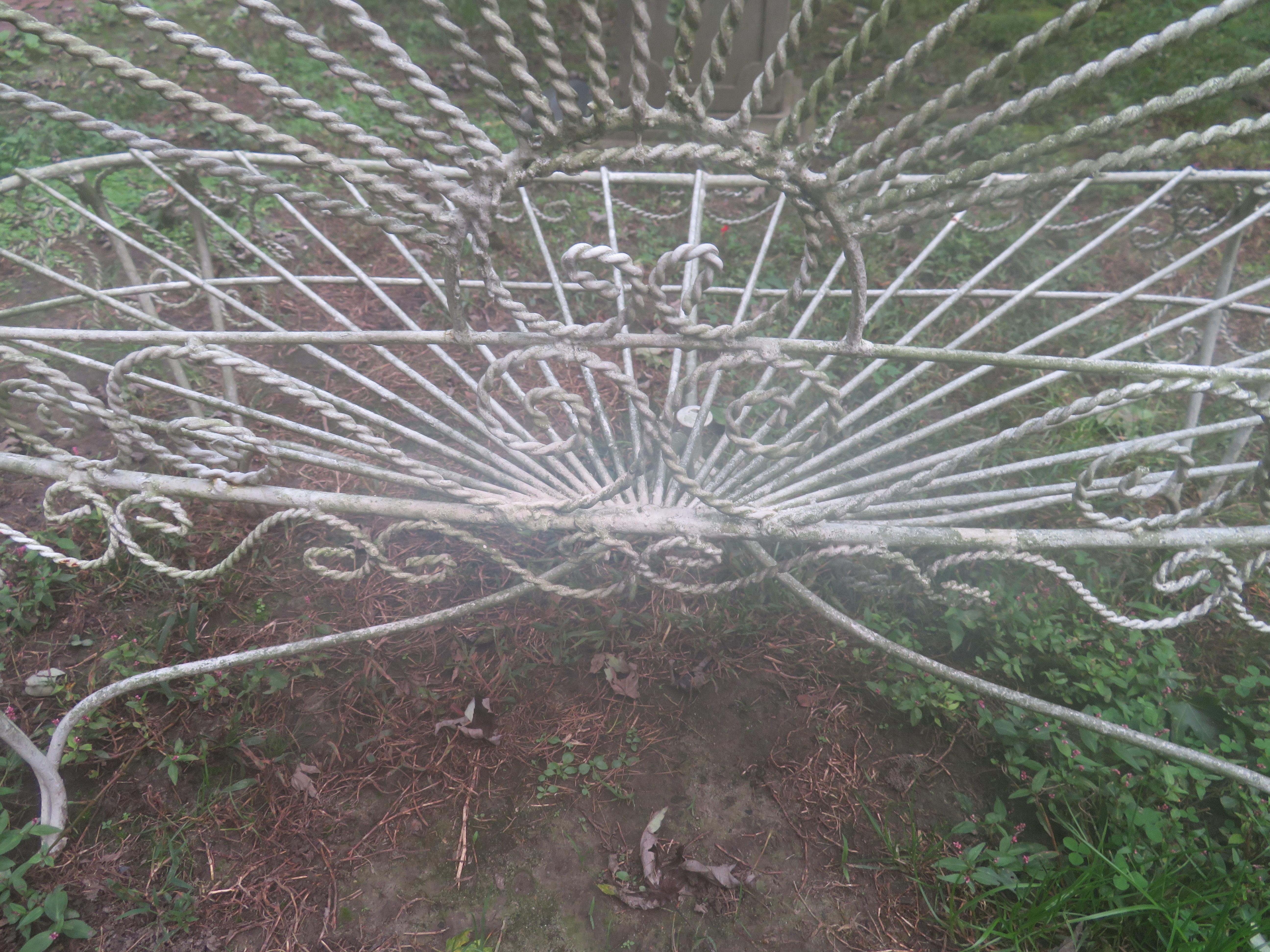 Gorgeous Salterini Style Wrought Iron Fan Back Peacock Patio Bench In Good Condition In Pemberton, NJ