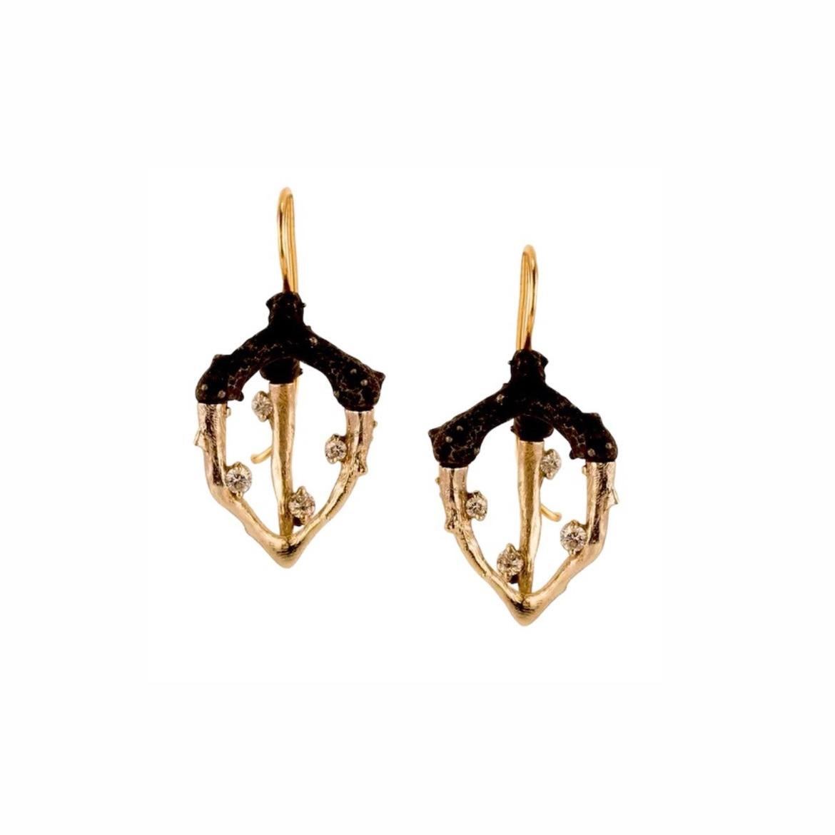 Women's Gorgeous Sarah Graham 18K Yellow Gold Radiolarian Natural Diamond Wire Earrings For Sale
