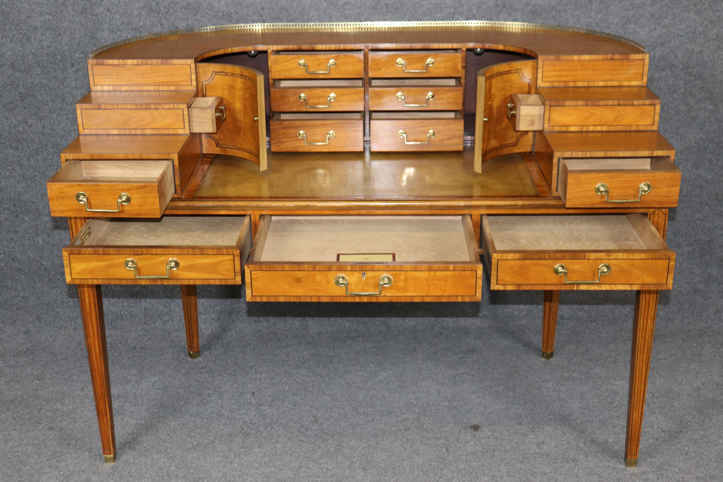 Américain Magnifique bureau Carlton House en bois de citronnier de Baker Furniture en vente