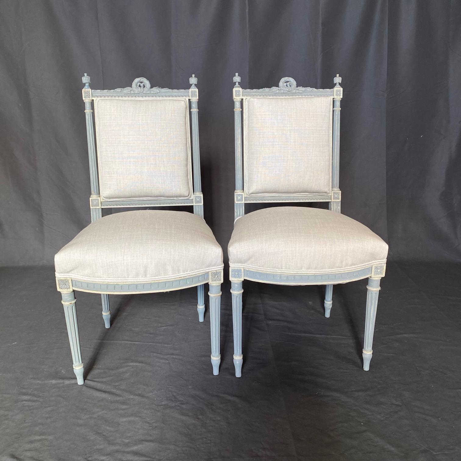 Wunderschöner Satz von 4 bemalten und neu gepolsterten französischen Louis-XVI-Esszimmerstühlen im Louis-XVI-Stil im Angebot 6