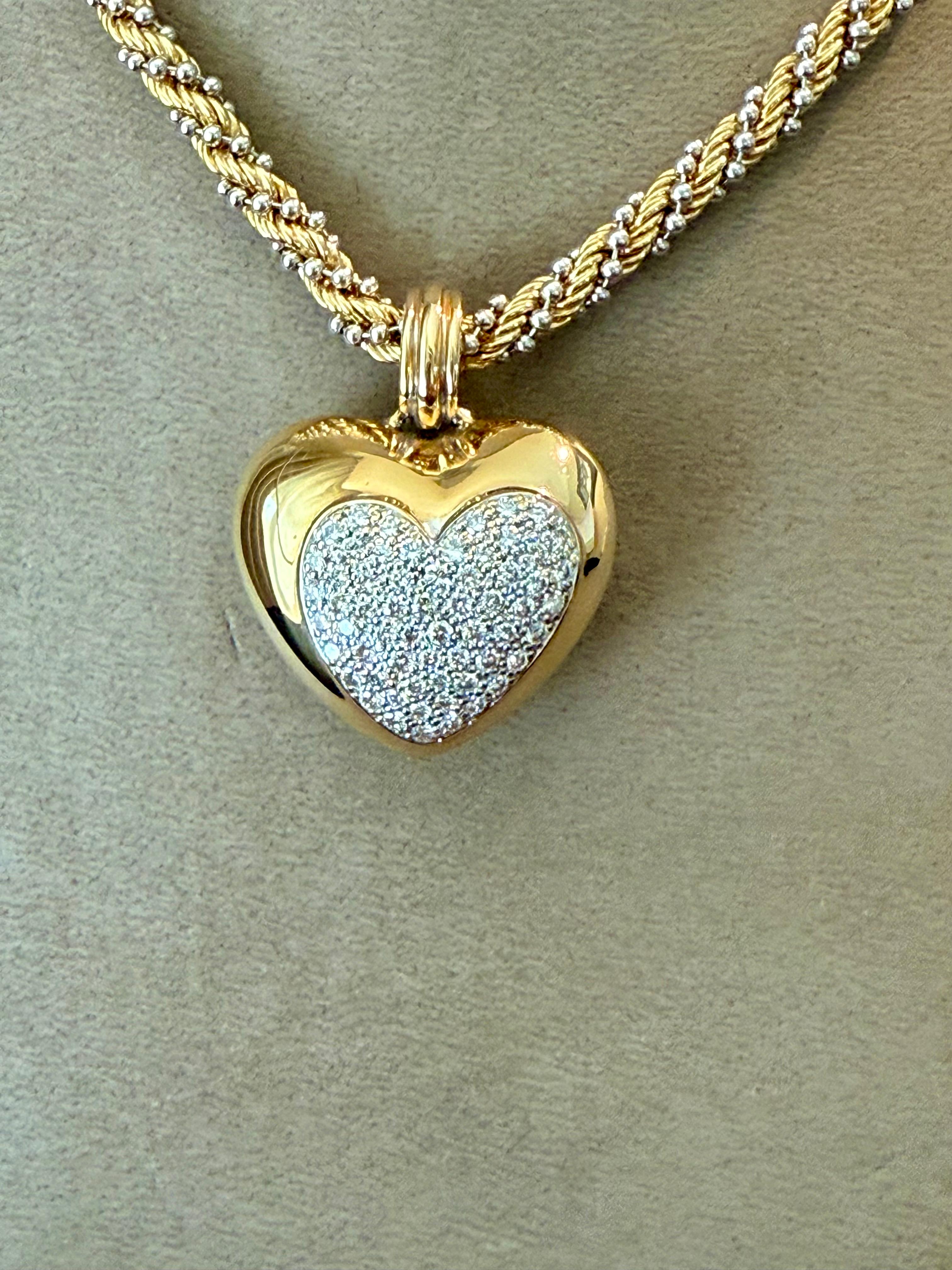 Precioso Colgante Corazón de Diamante de Oro Macizo de 18 Kilates con Dispositivo de Clip en venta 8