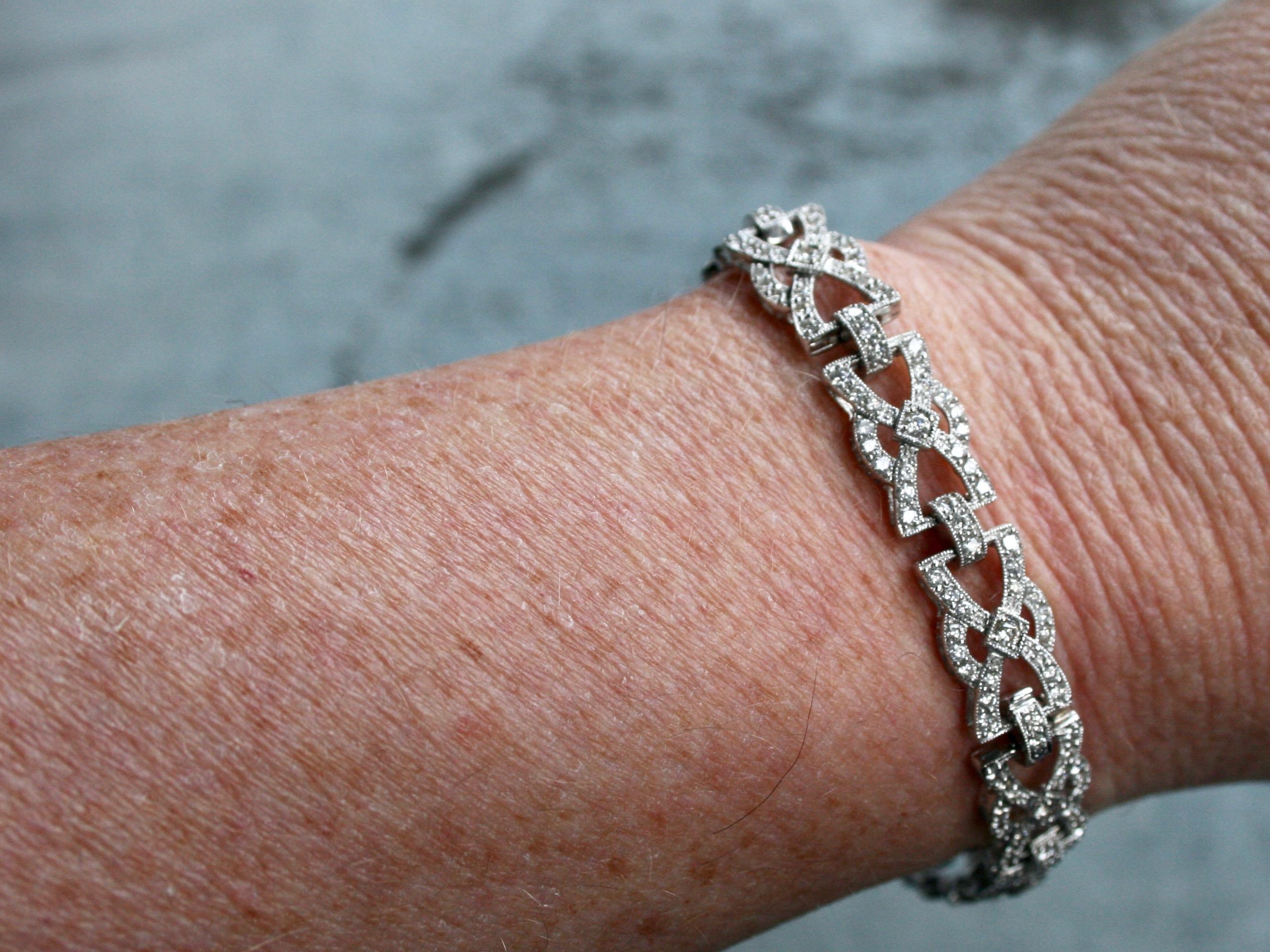 Women's or Men's Gorgeous Sparkly 18 Karat White Gold Diamond Fancy Bracelet, 2.87 Carat For Sale