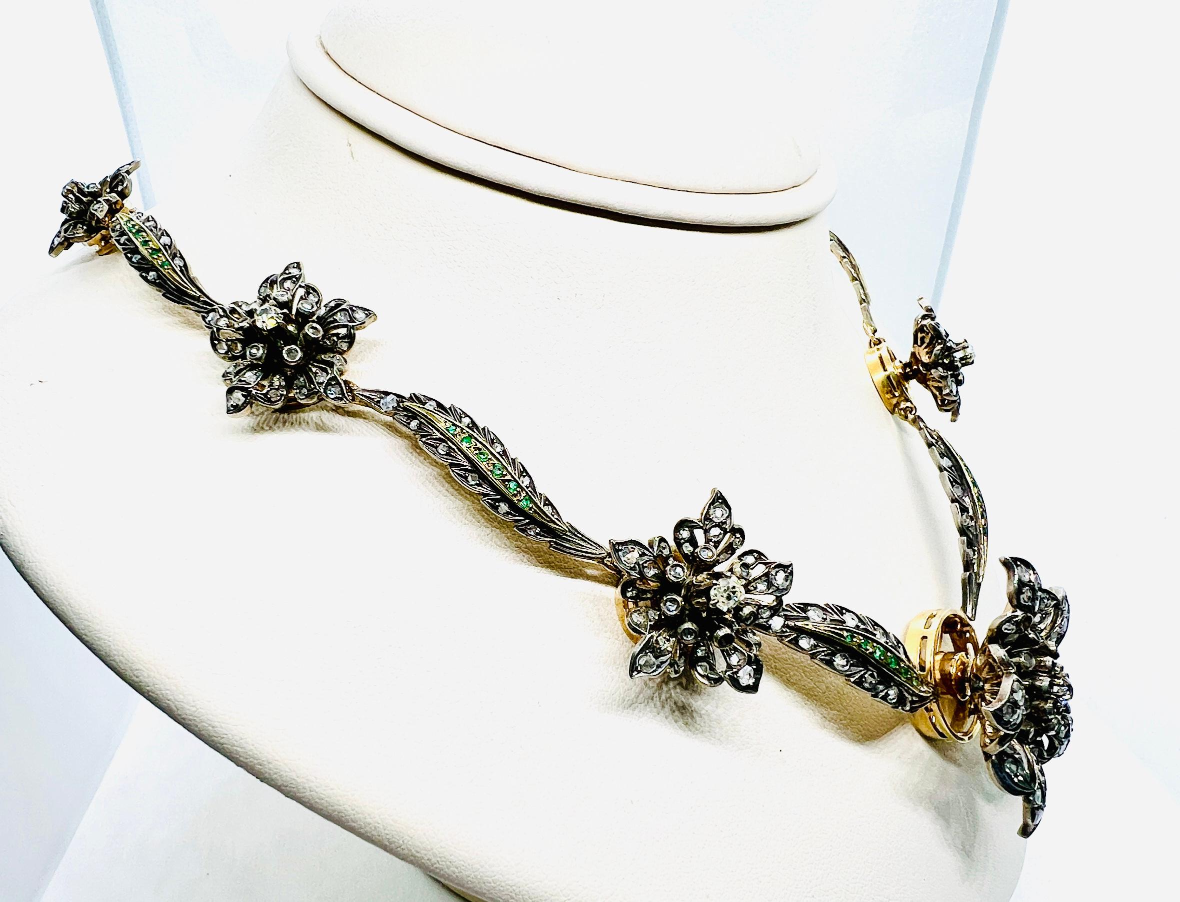 Wunderschöne Halskette aus Sterlingsilber, 18 Karat Gelbgold, Diamant & Smaragd mit 10 Stationen für Damen oder Herren im Angebot
