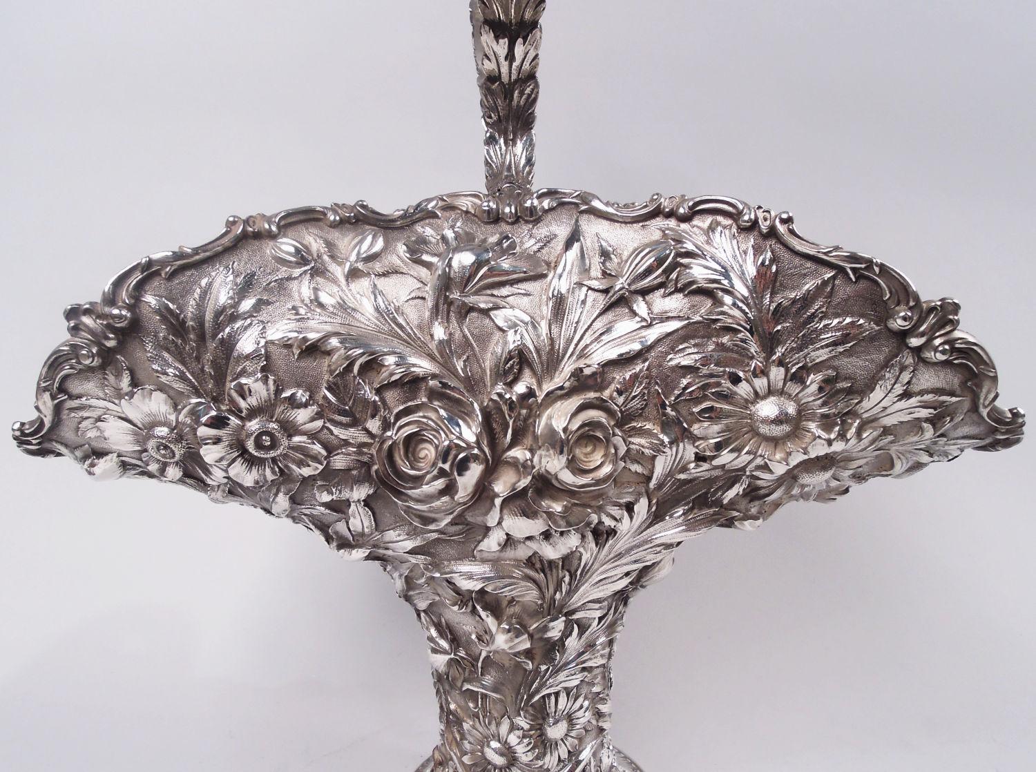 Argent sterling Superbe panier de mariage Stieff Baltimore en argent sterling repoussé, 1914 en vente