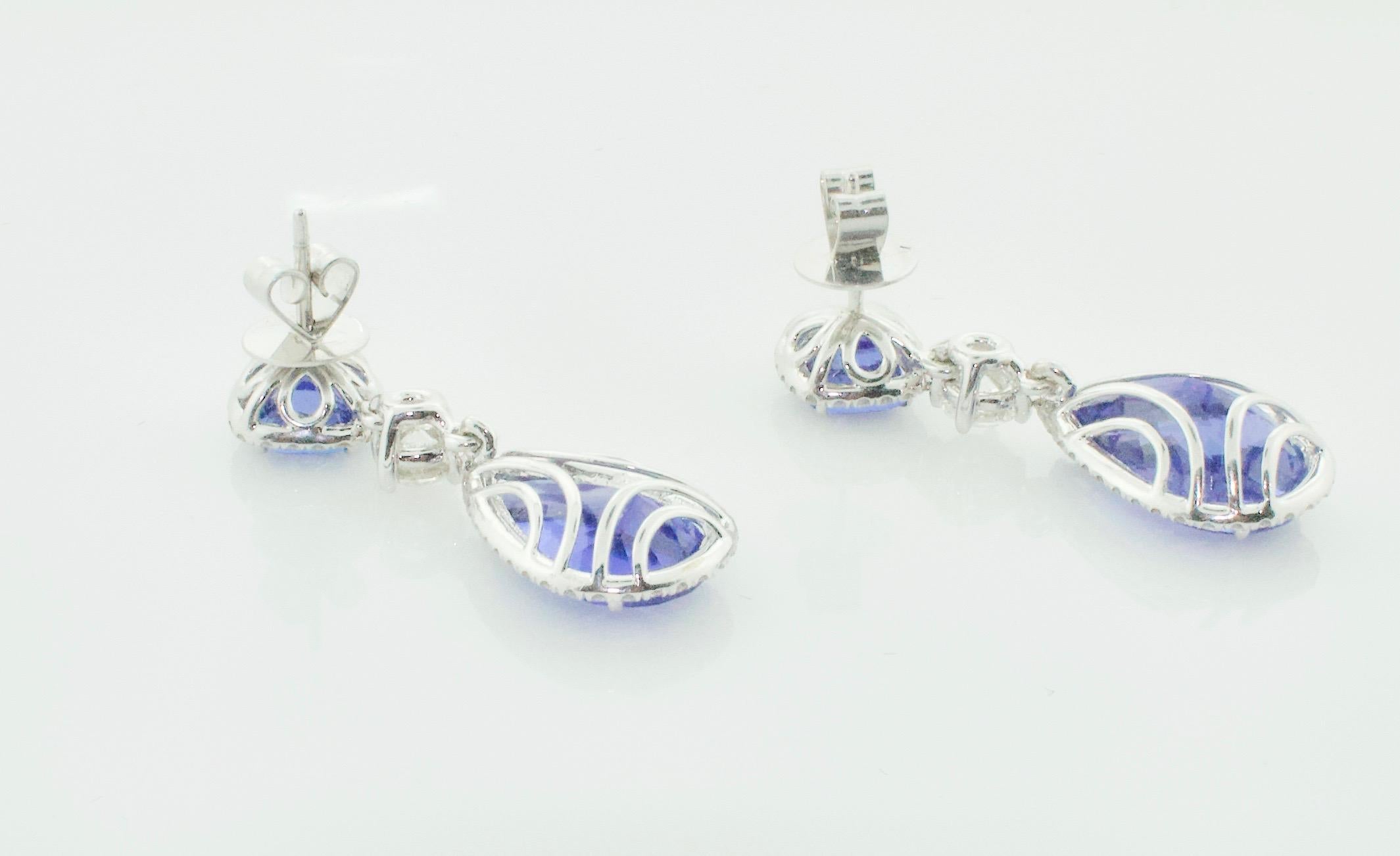 Splendidi orecchini pendenti con tanzanite e diamanti in 18 carati in vendita 2