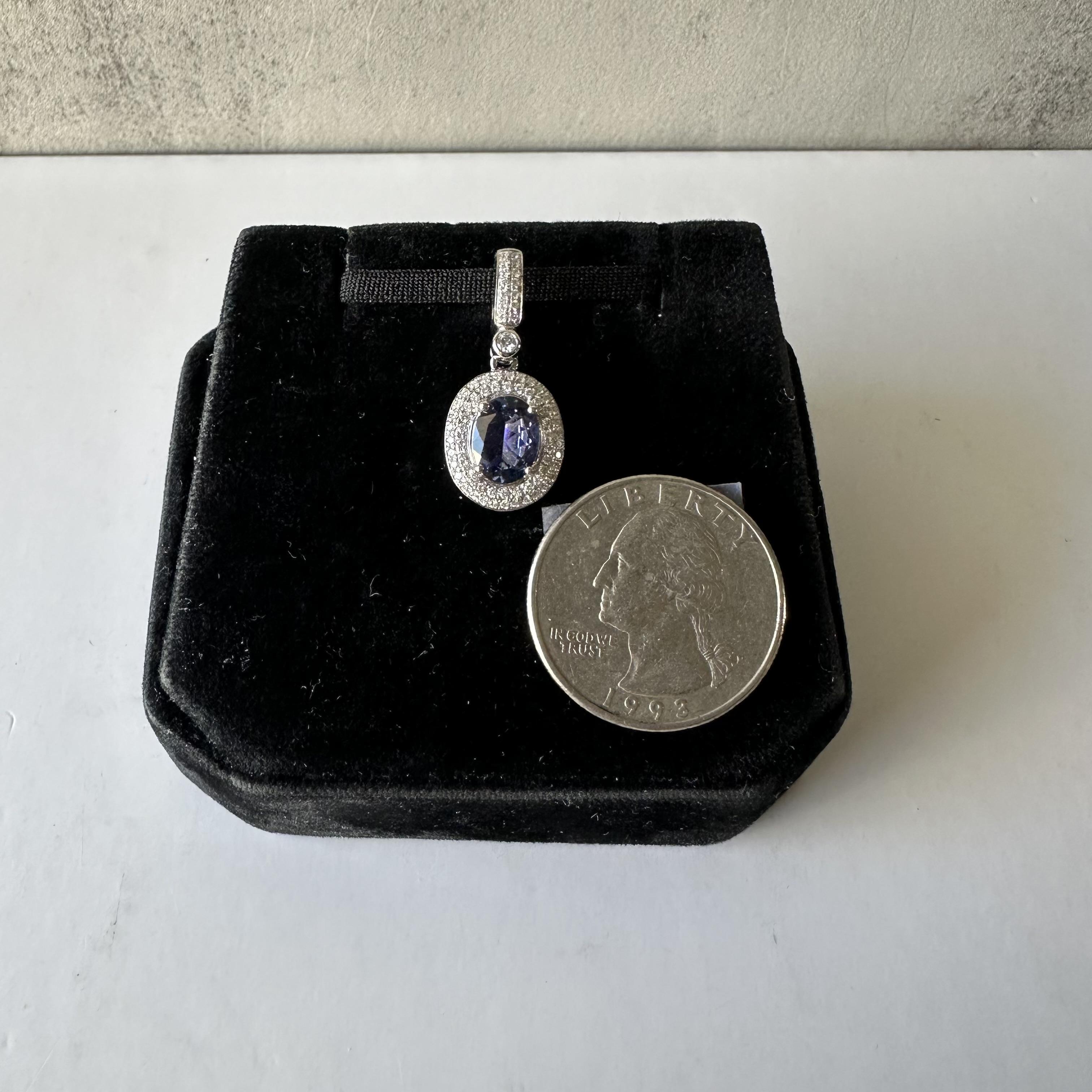 Magnifique pendentif en or blanc 14 carats avec tanzanite et diamants, neuf Neuf - En vente à West Hempstead, NY
