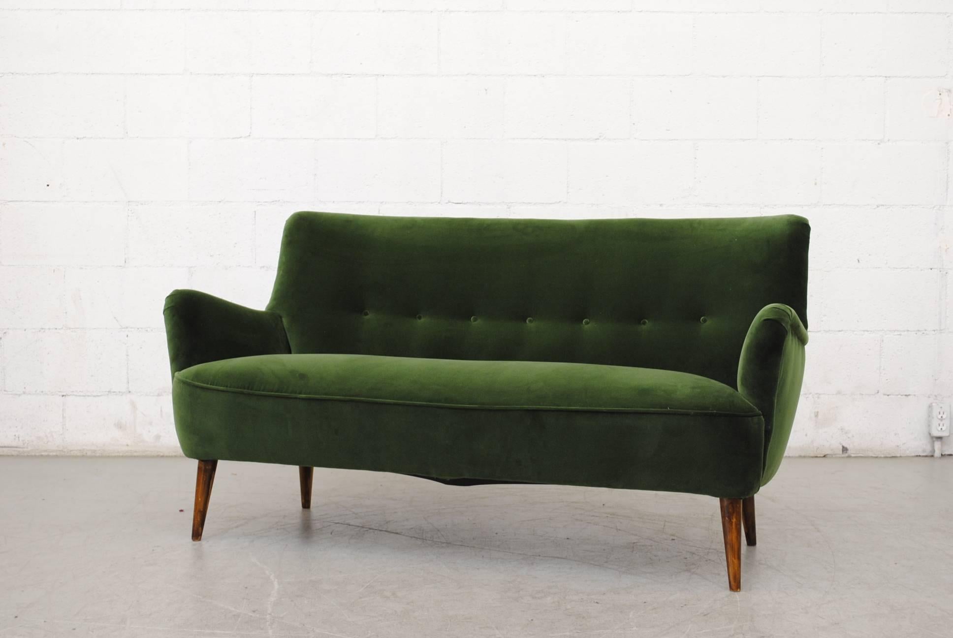 Amazing Artifort three-seat sofa by Theo Ruth for Artifort, 1950s, in newly upholstered emerald Green velvet with original tapered legs. Finn Juhl style.