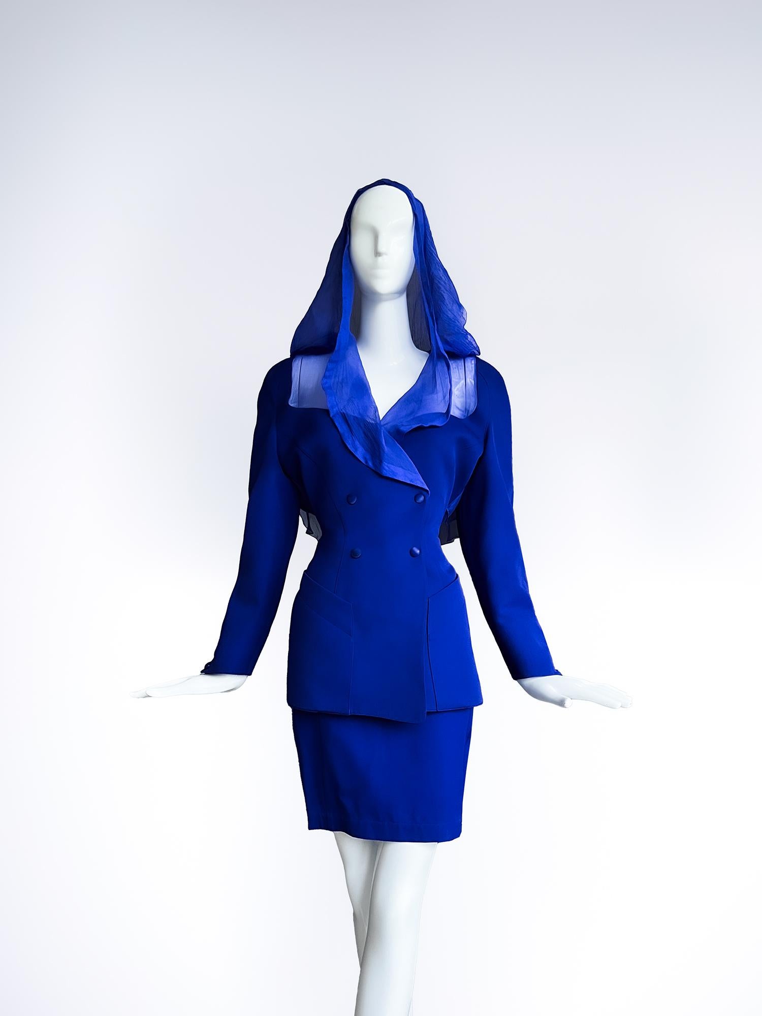 Gorgeous Thierry Mugler FW 1991 Suit Silk Sheer Hood Jacket Skirt In Good Condition In Berlin, BE