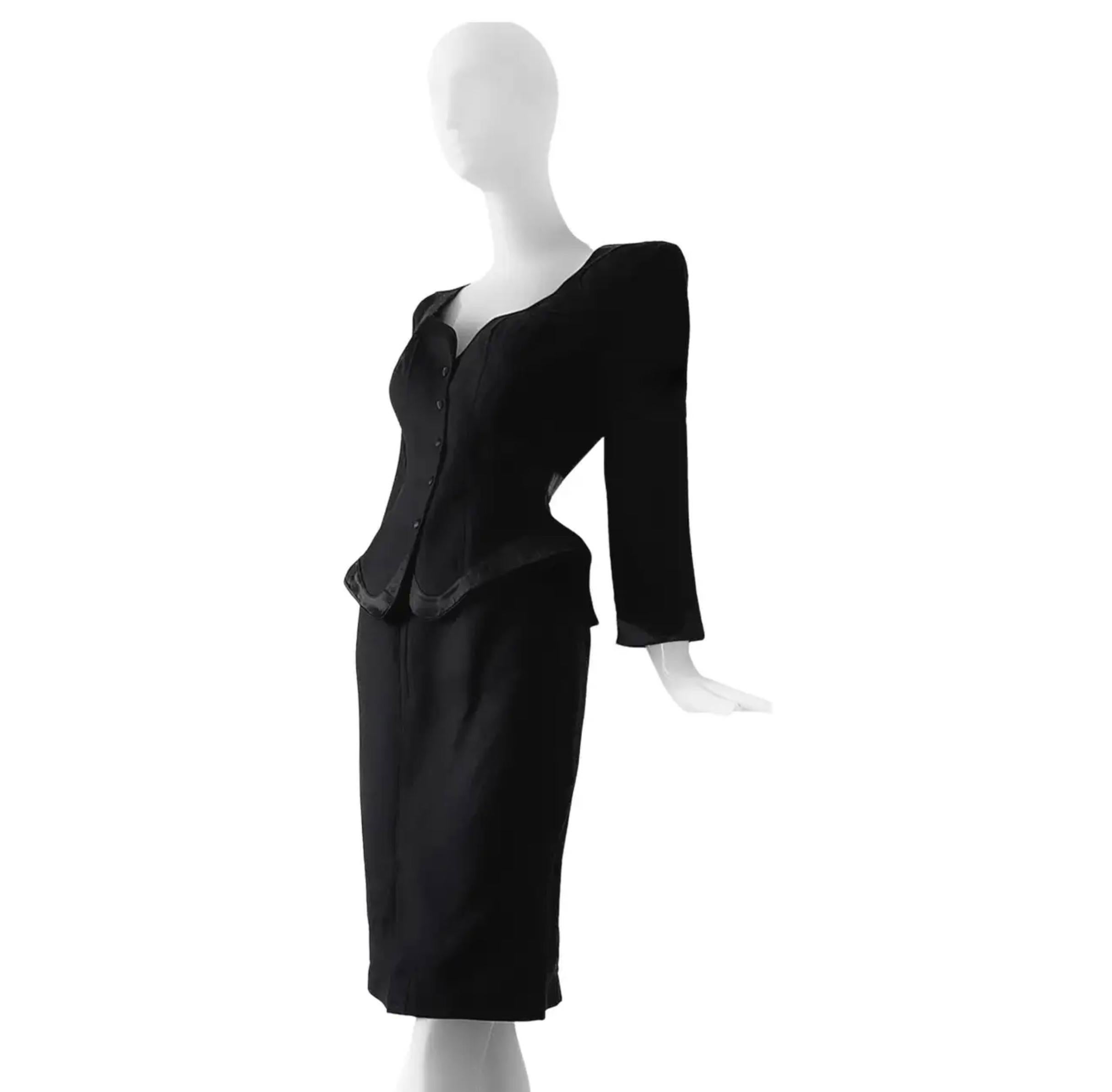 Women's Gorgeous Thierry Mugler Skirtsuit FW 1992 Black Sculptural Silky Satin Details For Sale