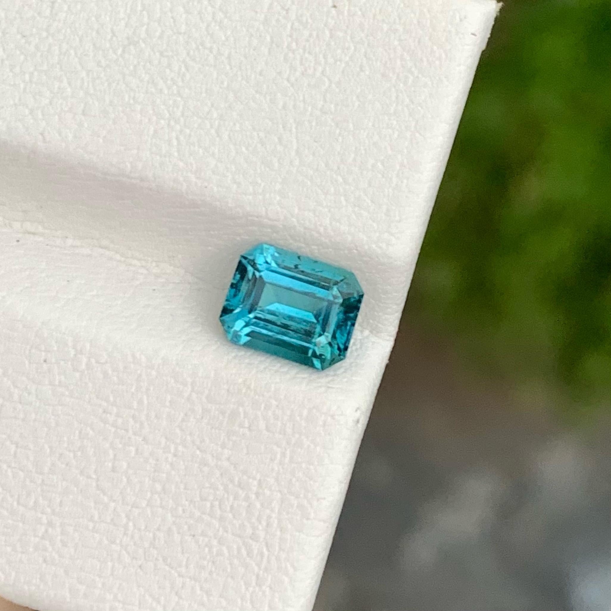 Gorgeous Tiffany Blue Tourmaline 1.65 carats Emerald Cut Natural Afghani Gem In New Condition For Sale In Bangkok, TH