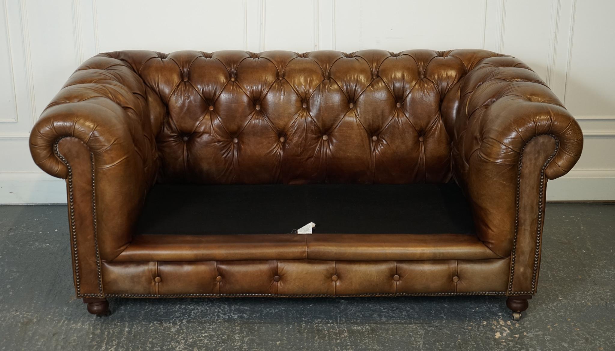 GORGEOUS TIMOTHY OULTON CHESTERFIELD SOFA BY HALO HERiTAGE BROWN LEATHER J1 For Sale 3