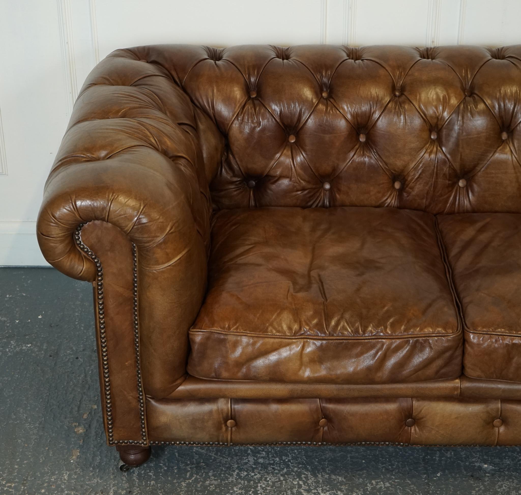 British GORGEOUS TIMOTHY OULTON CHESTERFIELD SOFA BY HALO HERiTAGE BROWN LEATHER J1 For Sale