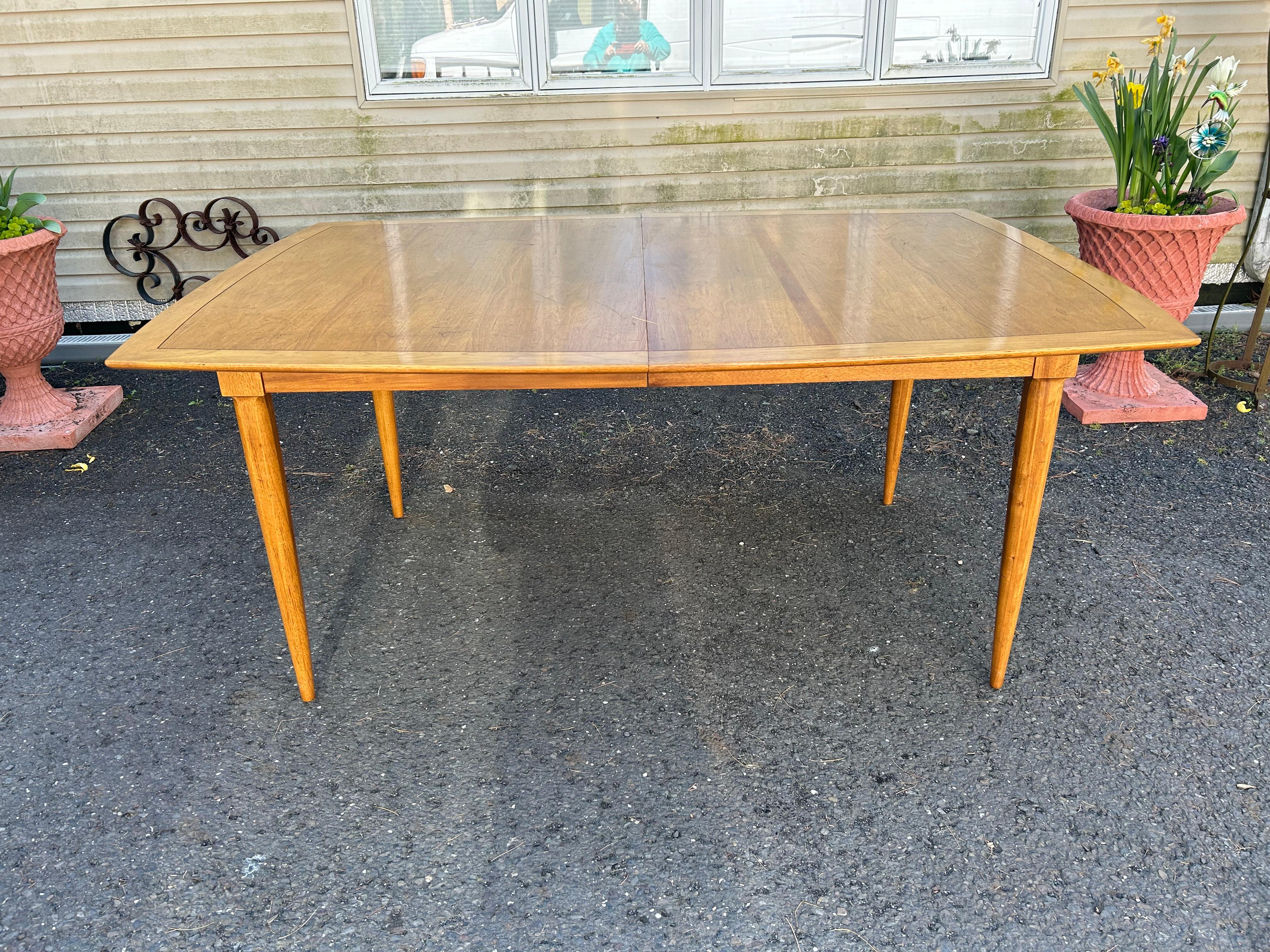 Gorgeous Tomlinson Sophisticate dining room table from the 1950's.  We just love all the pieces from the early 
