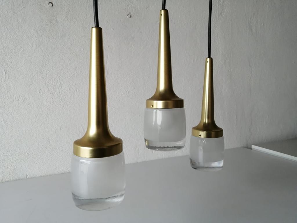 Splendida lampada a sospensione a cascata in vetro ghiaccio triplo pesante di Staff, anni '60, Germania In condizioni buone in vendita a Hagenbach, DE