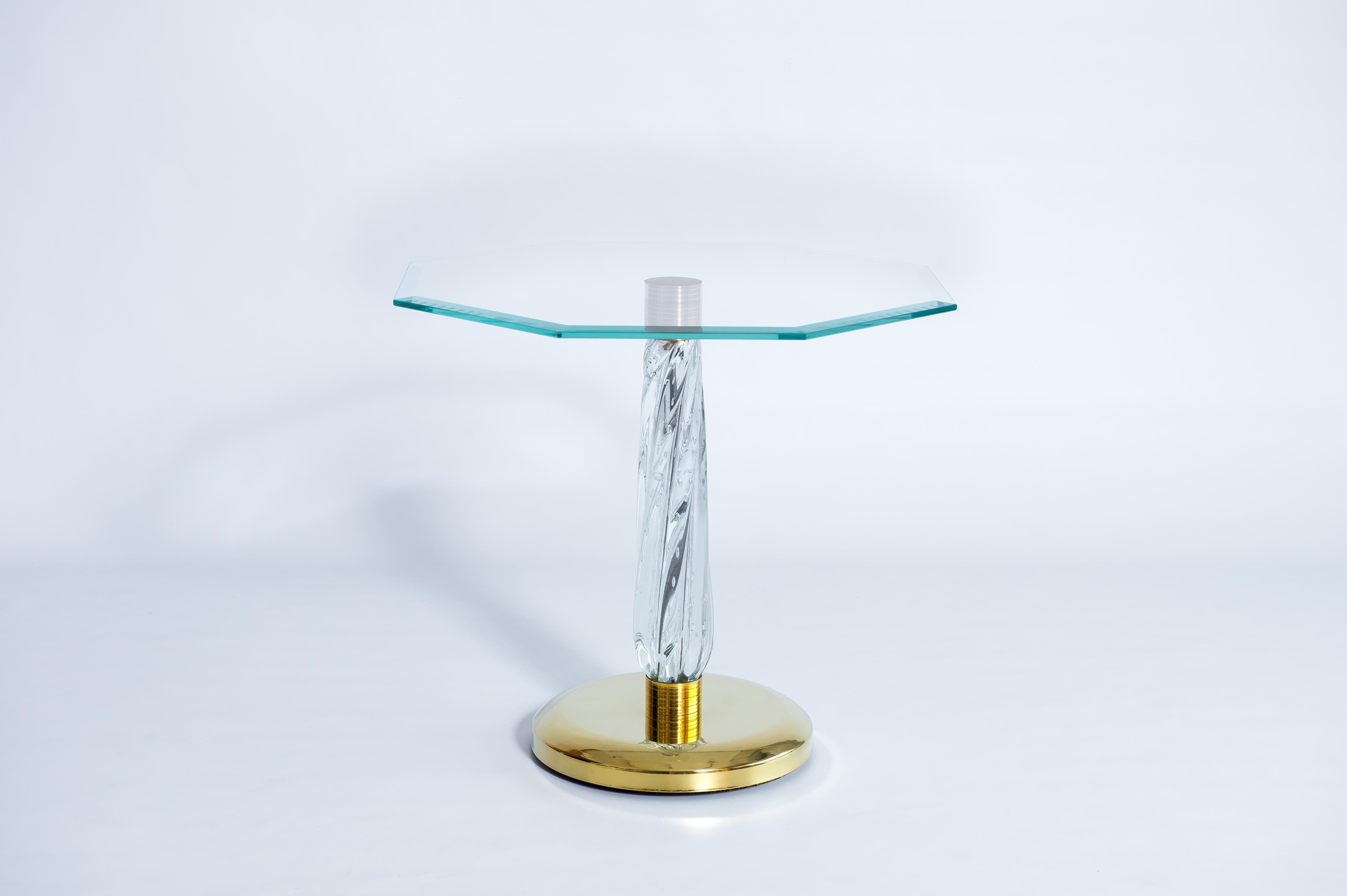 Gorgeous Limited Edition of Venetian Cocktail Table in Blown Murano Glass with Bronze Base, 21st Century.
This is a fantastic cocktail table, a unique piece of art entirely handmade in blown Murano glass and bronze.
This is an extremely elegant