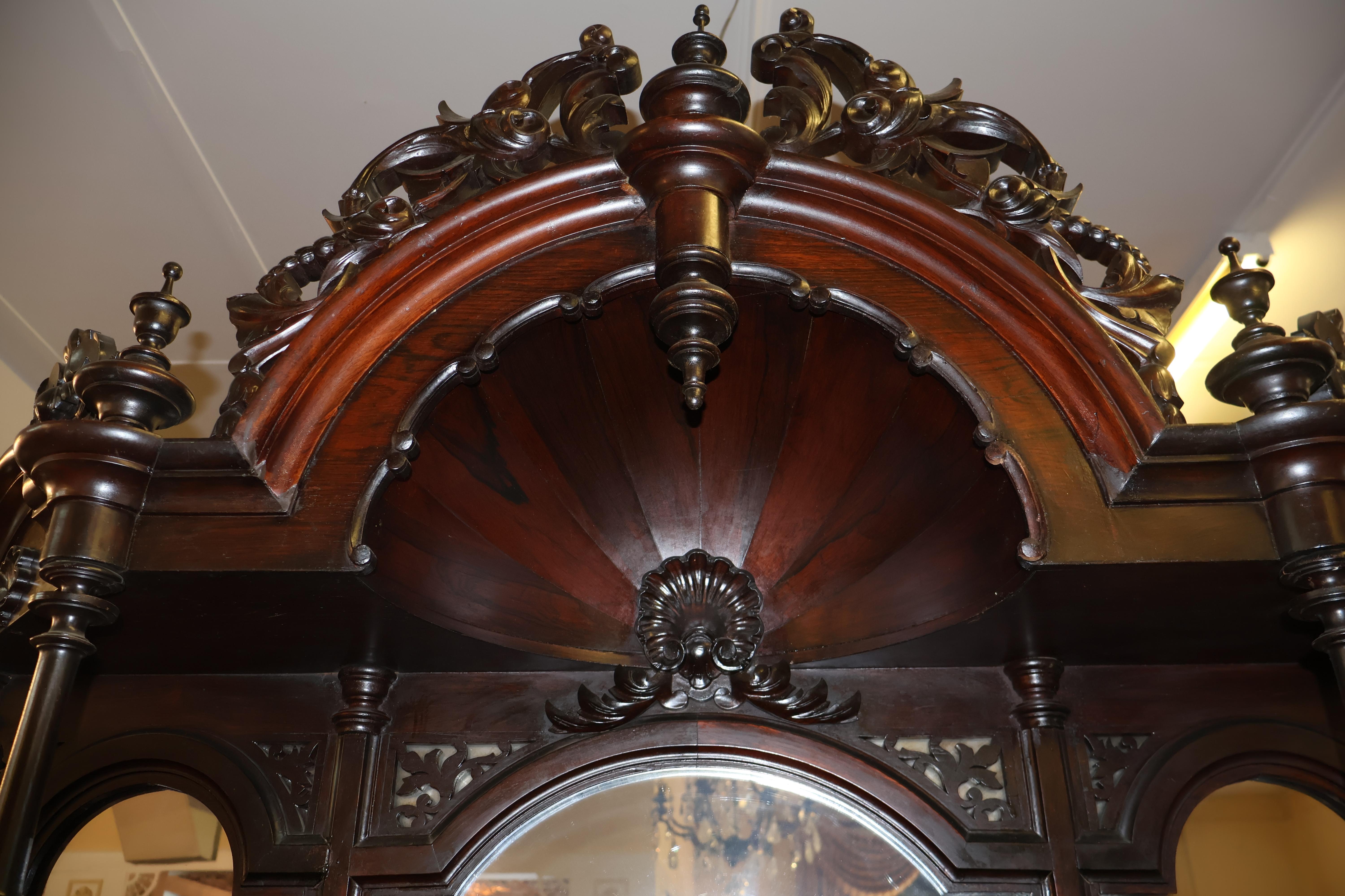 Wunderschöne viktorianische Rosenholz-Etagere aus dem 19. Jahrhundert ATTR Thomas Brooks Brooklyn NY im Angebot 4