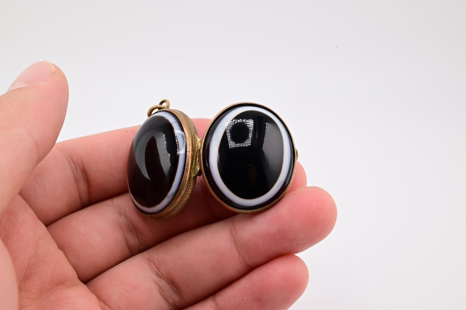 Gorgeous Victorian Period Agate Bullseye Locket 1