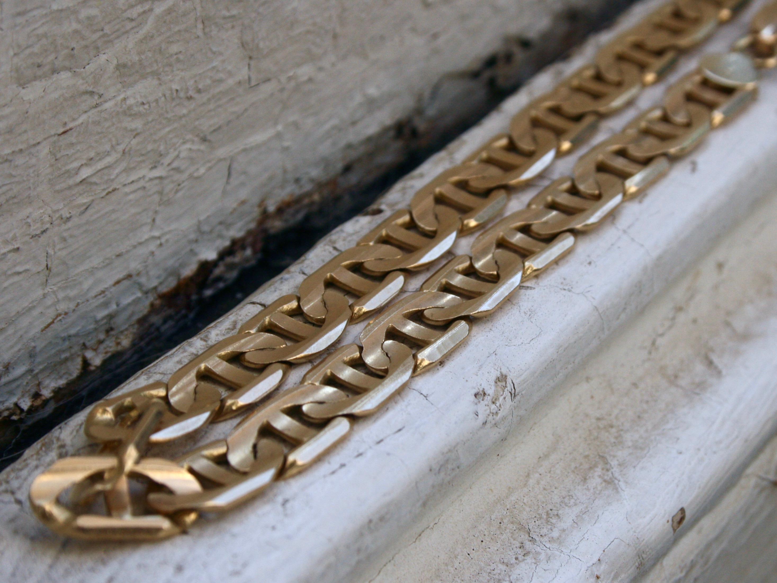 Modern Gorgeous Vintage 14 Karat Yellow Gold Modified Curbed Link Chain For Sale