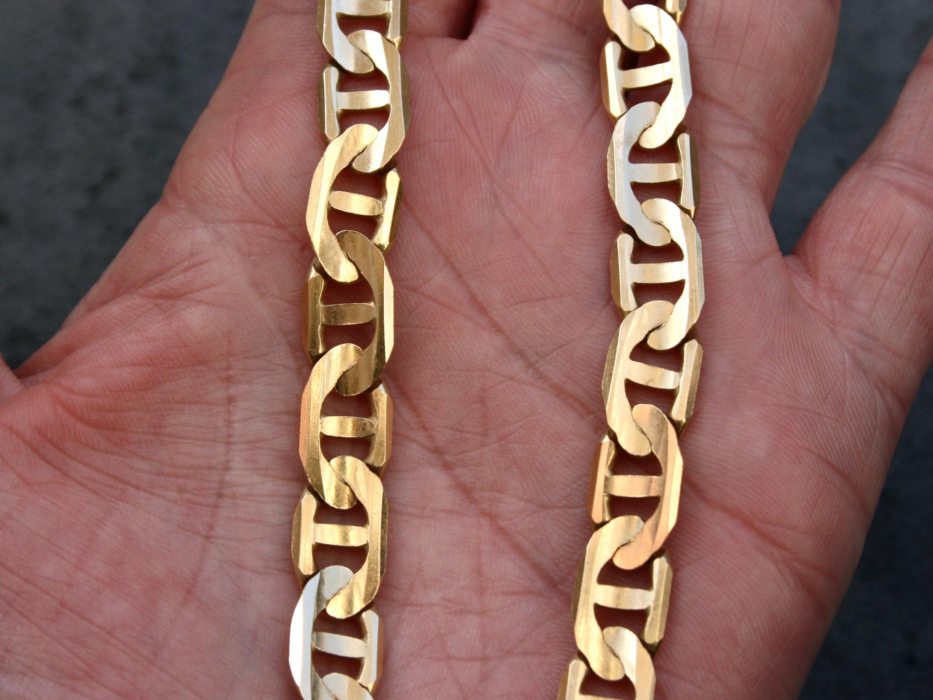 Women's or Men's Gorgeous Vintage 14 Karat Yellow Gold Modified Curbed Link Chain For Sale