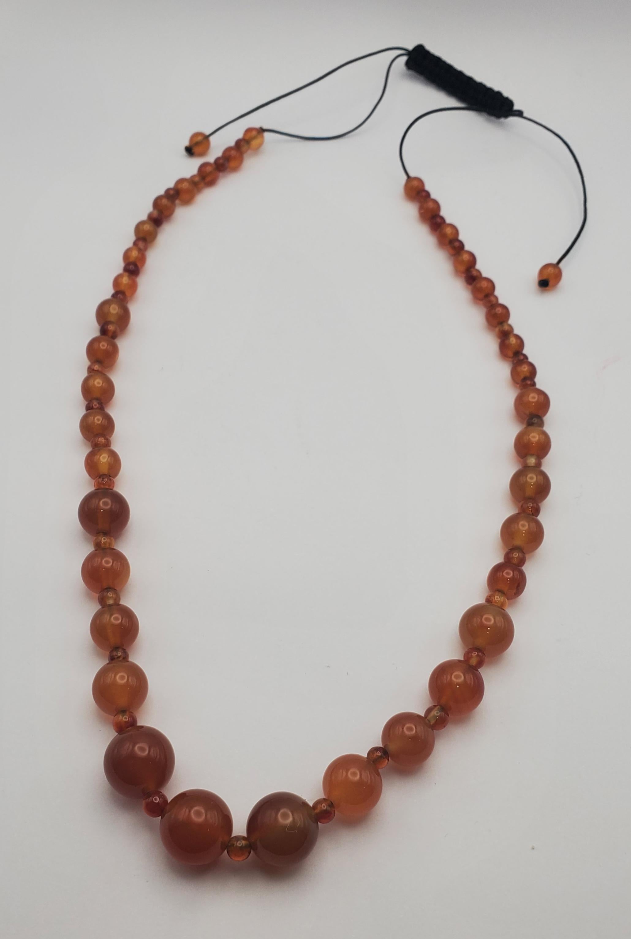 Retro Gorgeous Vintage Adjustable Natural Carnelian Round Bead Necklace For Sale
