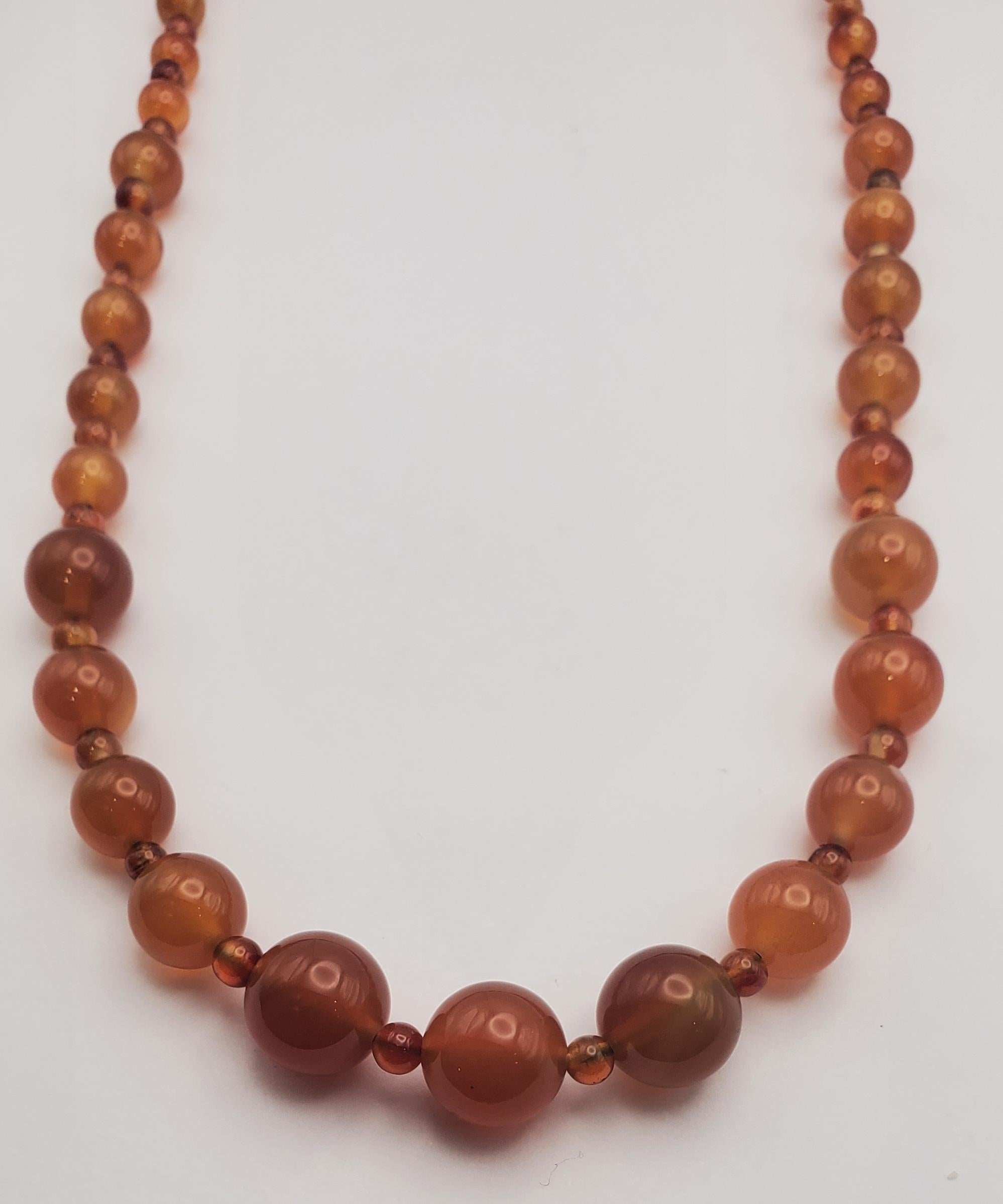 Gorgeous Vintage Adjustable Natural Carnelian Round Bead Necklace In Good Condition For Sale In Pittsburgh, PA