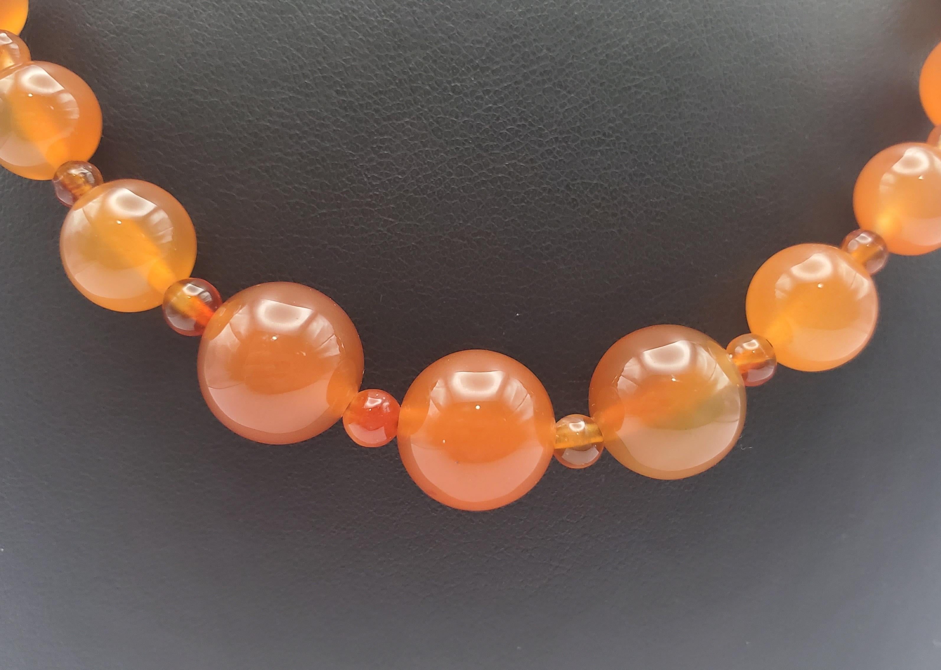 Gorgeous Vintage Adjustable Natural Carnelian Round Bead Necklace For Sale 2