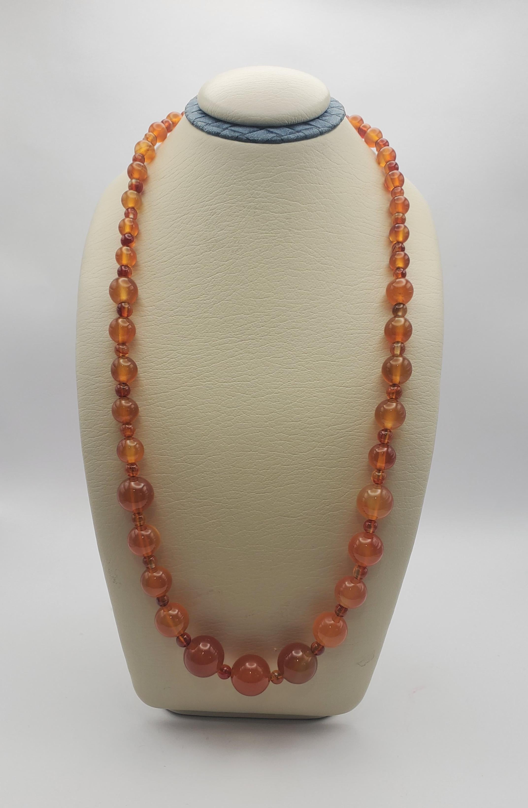 Gorgeous Vintage Adjustable Natural Carnelian Round Bead Necklace For Sale 4