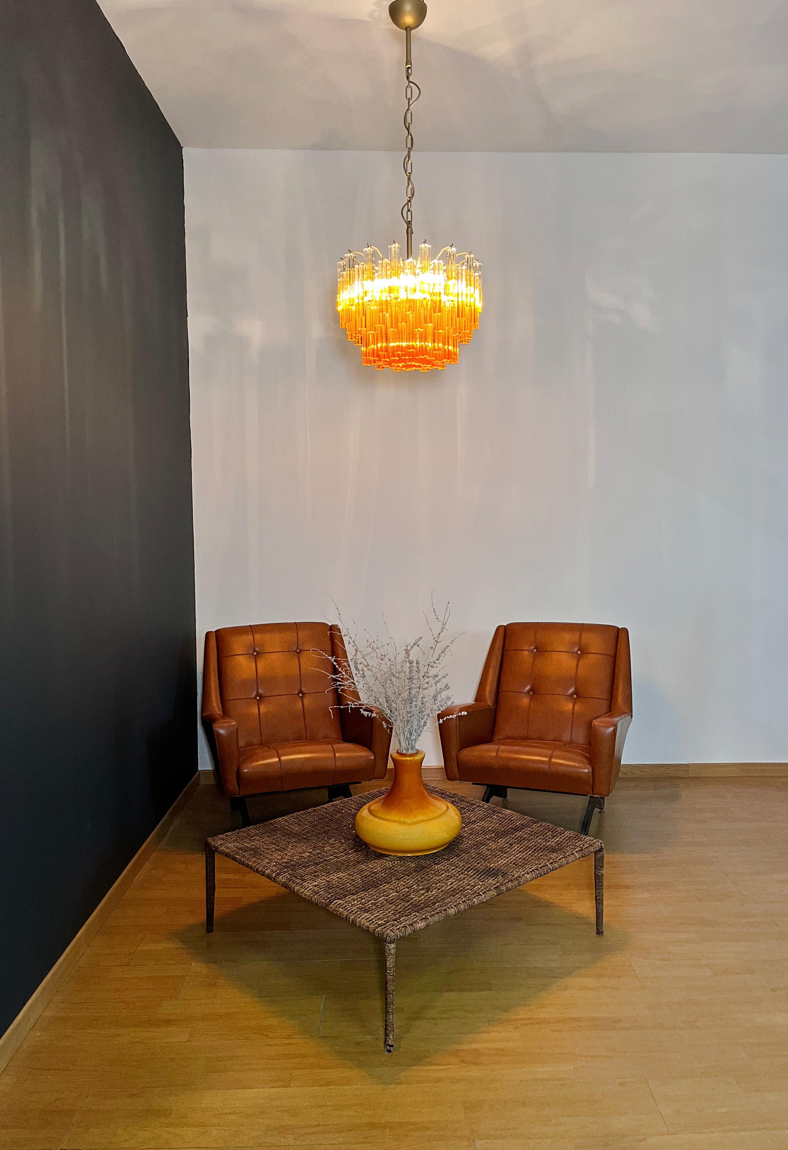 Gorgeous vintage chandelier – 107 quadriedri amber shade - GOLD METAL FRAME in vendita 6