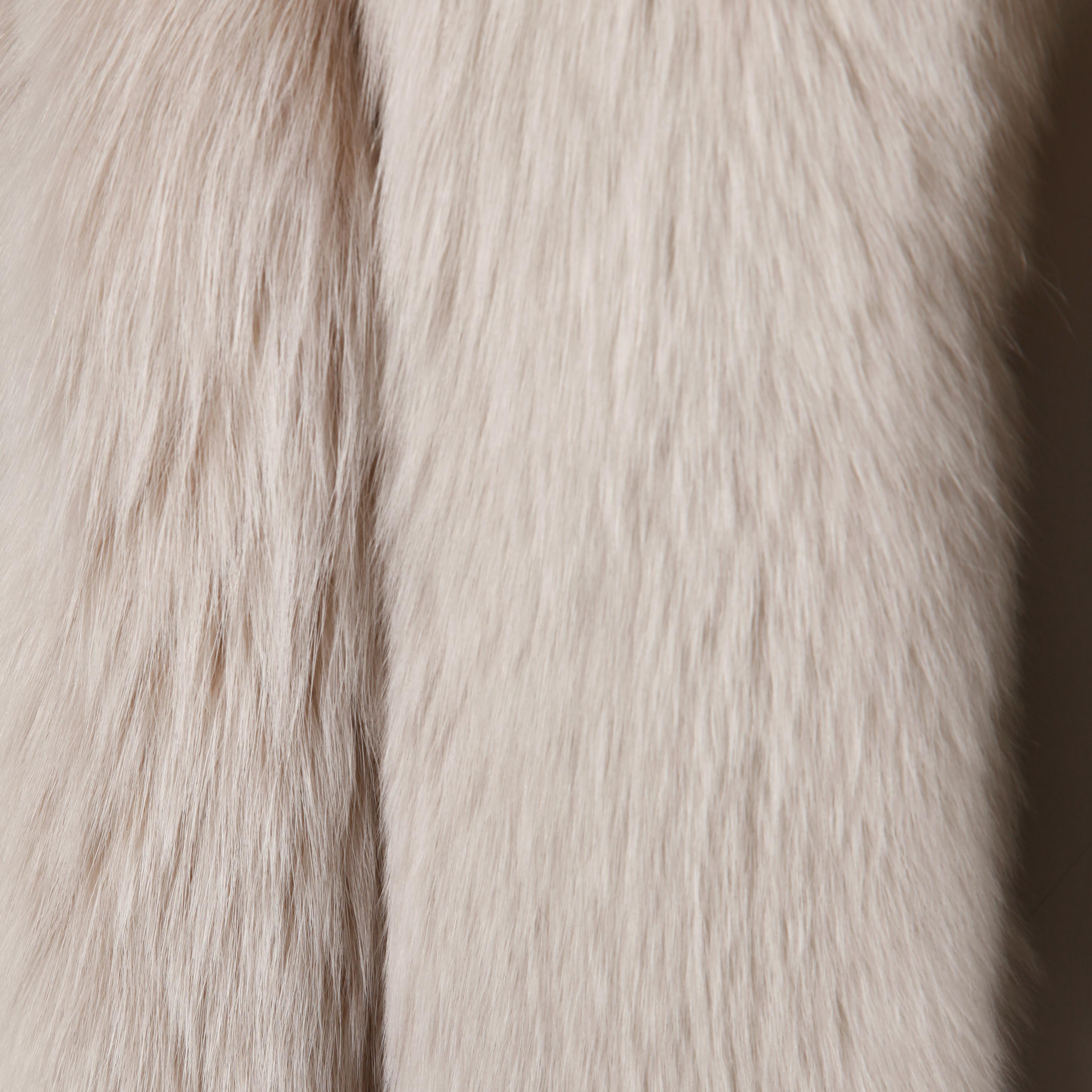 Gorgeous Vintage Chubby Arctic Fox Fur Coat/ Jacket In Excellent Condition In Sparks, NV