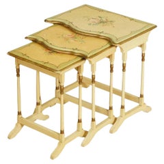 Magnifique ensemble de tables vintage françaises à motifs floraux peints à la main en feuille d'or