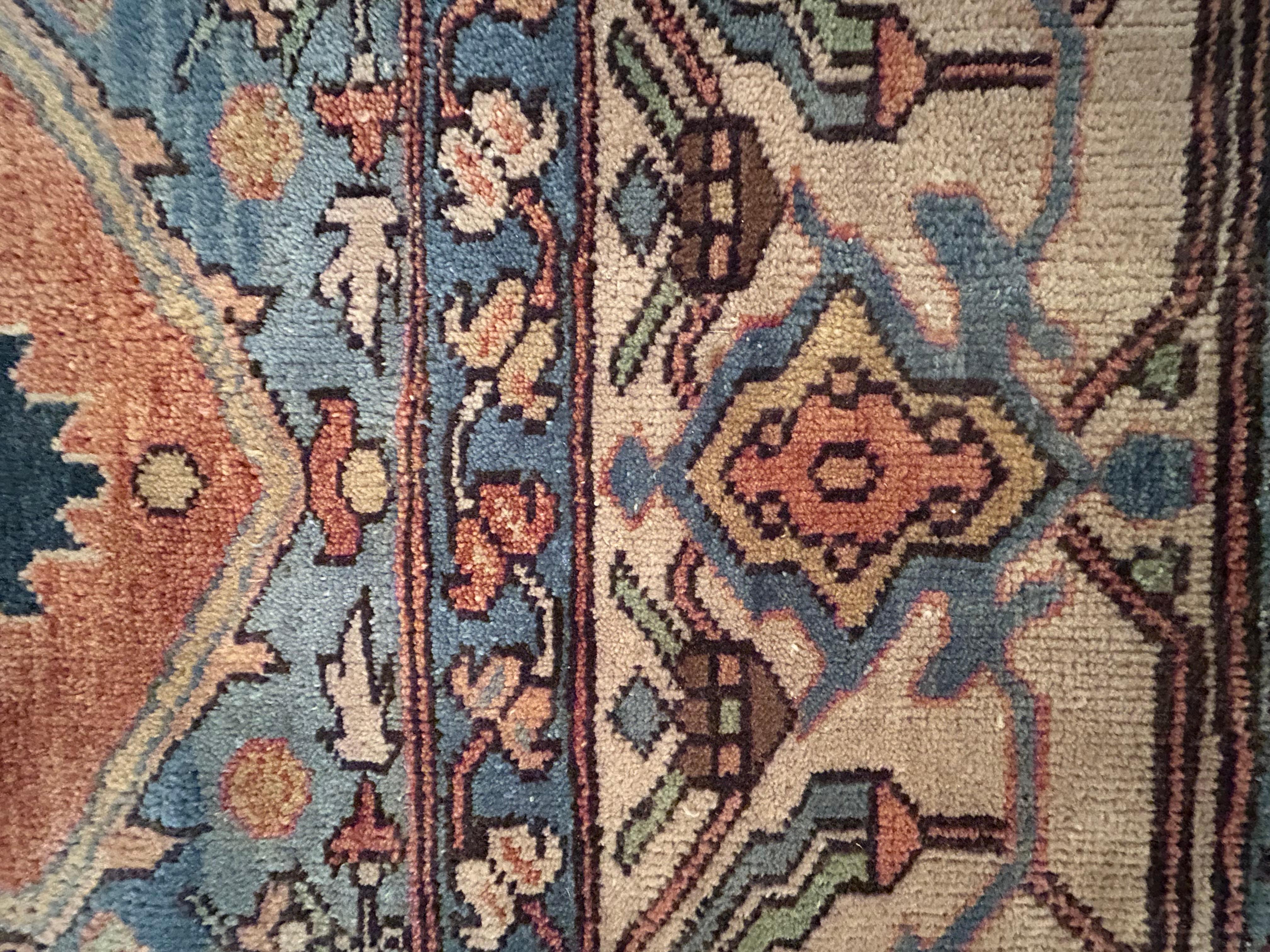 Wunderschöner Vintage Heriz Teppich mit Terrakotta & Light Blue (Heriz Serapi) im Angebot