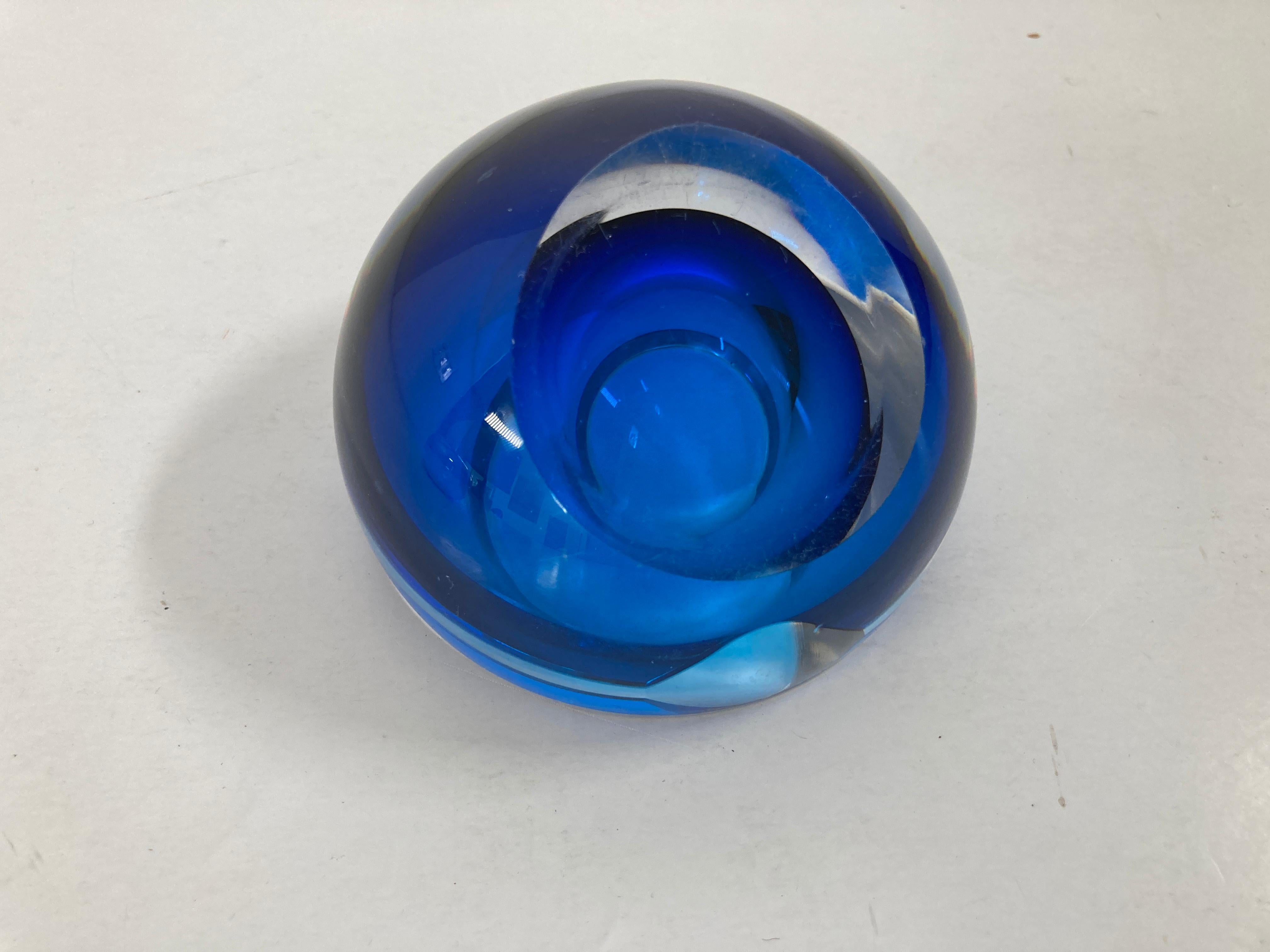 Murano Sommerso Orb Blue Art Glass Vintage Ashtray Italy For Sale 3