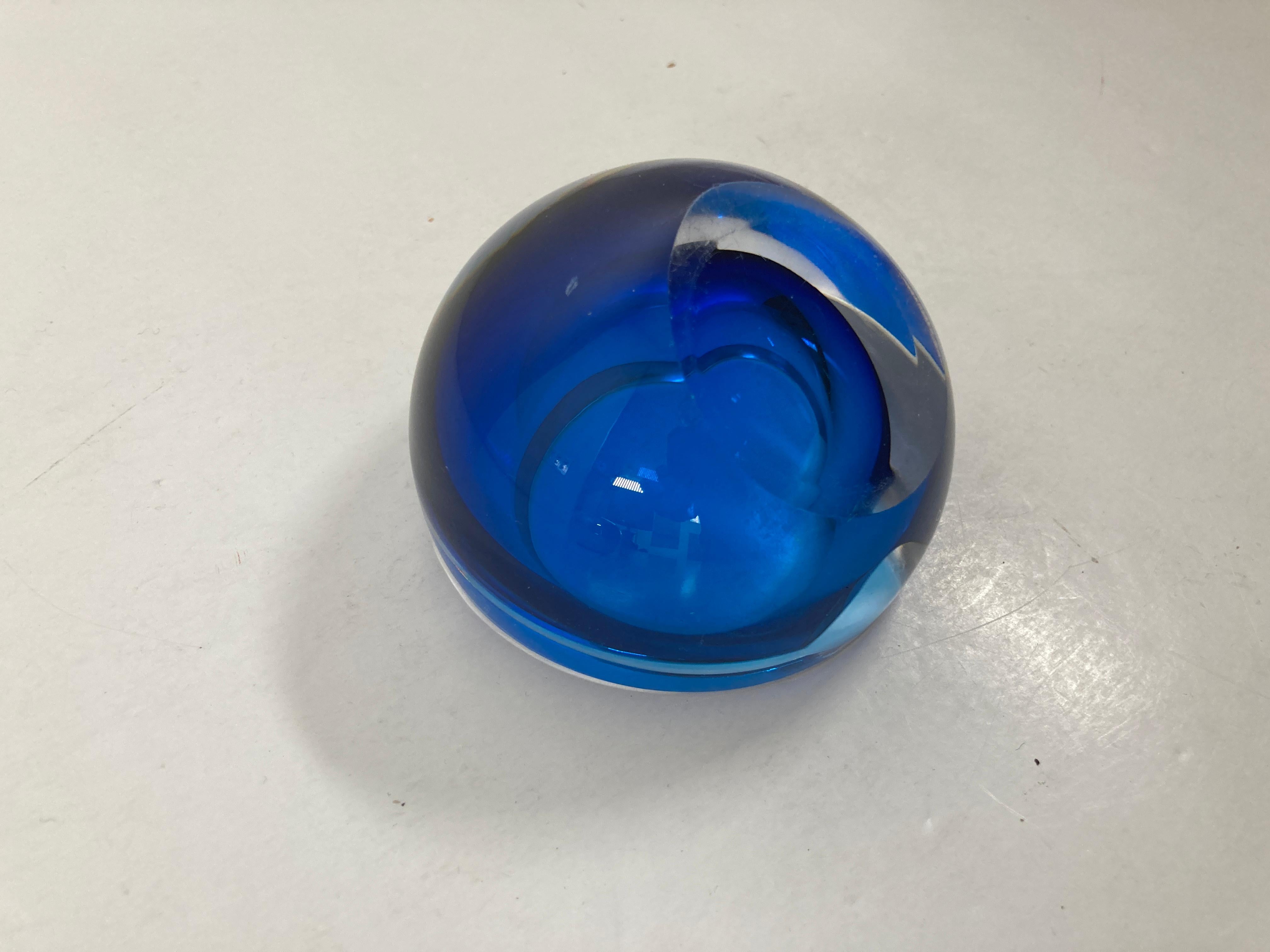 Murano Sommerso Orb Blue Art Glass Vintage Ashtray Italy For Sale 4