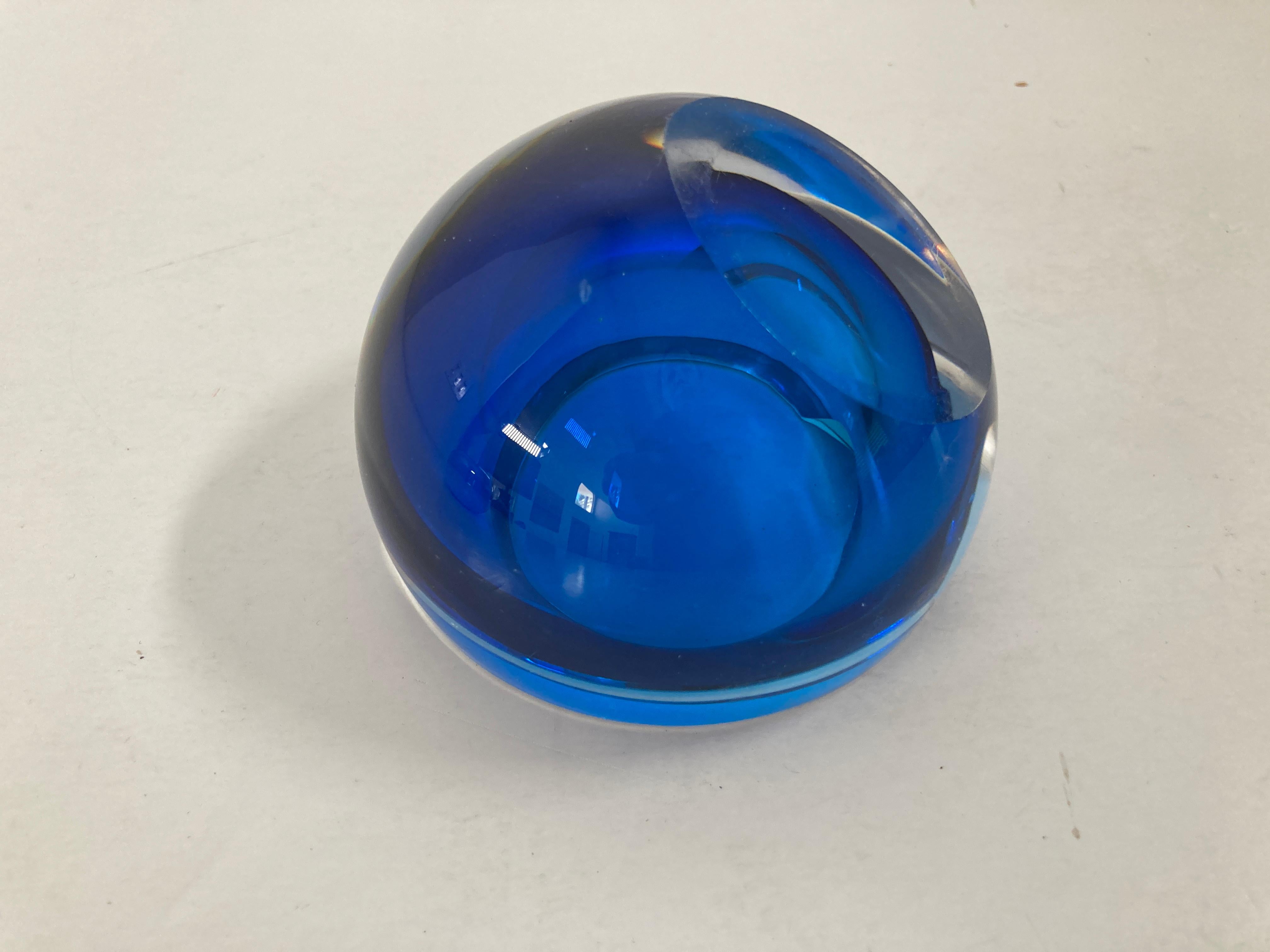 Murano Sommerso Orb Blue Art Glass Vintage Ashtray Italy For Sale 5