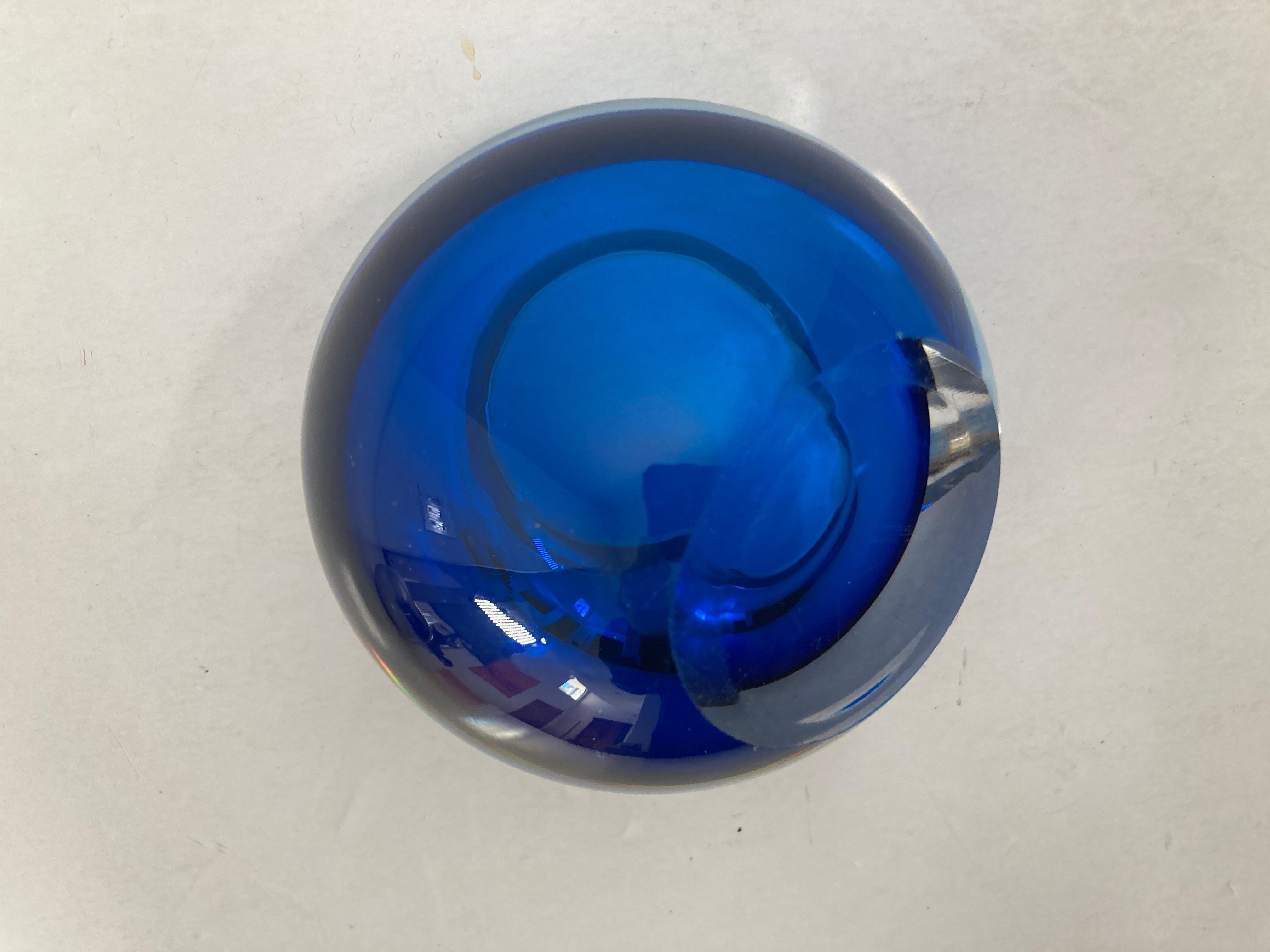 Murano Sommerso Orb Blue Art Glass Vintage Ashtray Italy For Sale 7