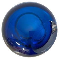 Murano Glass Sommerso Orb Blue Art Glass Vintage Posacenere Italia