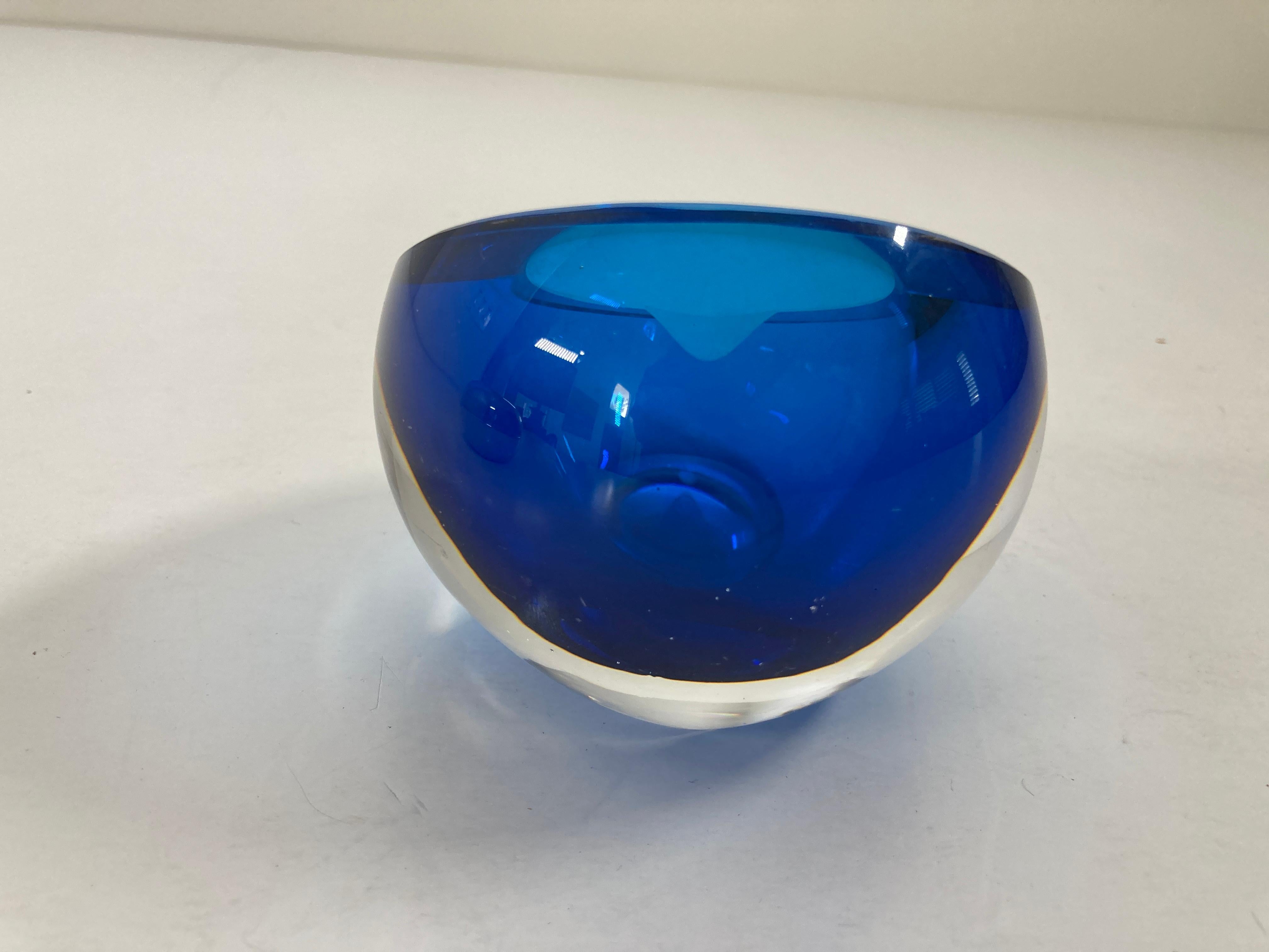 Post-Modern Murano Sommerso Orb Blue Art Glass Vintage Ashtray Italy For Sale