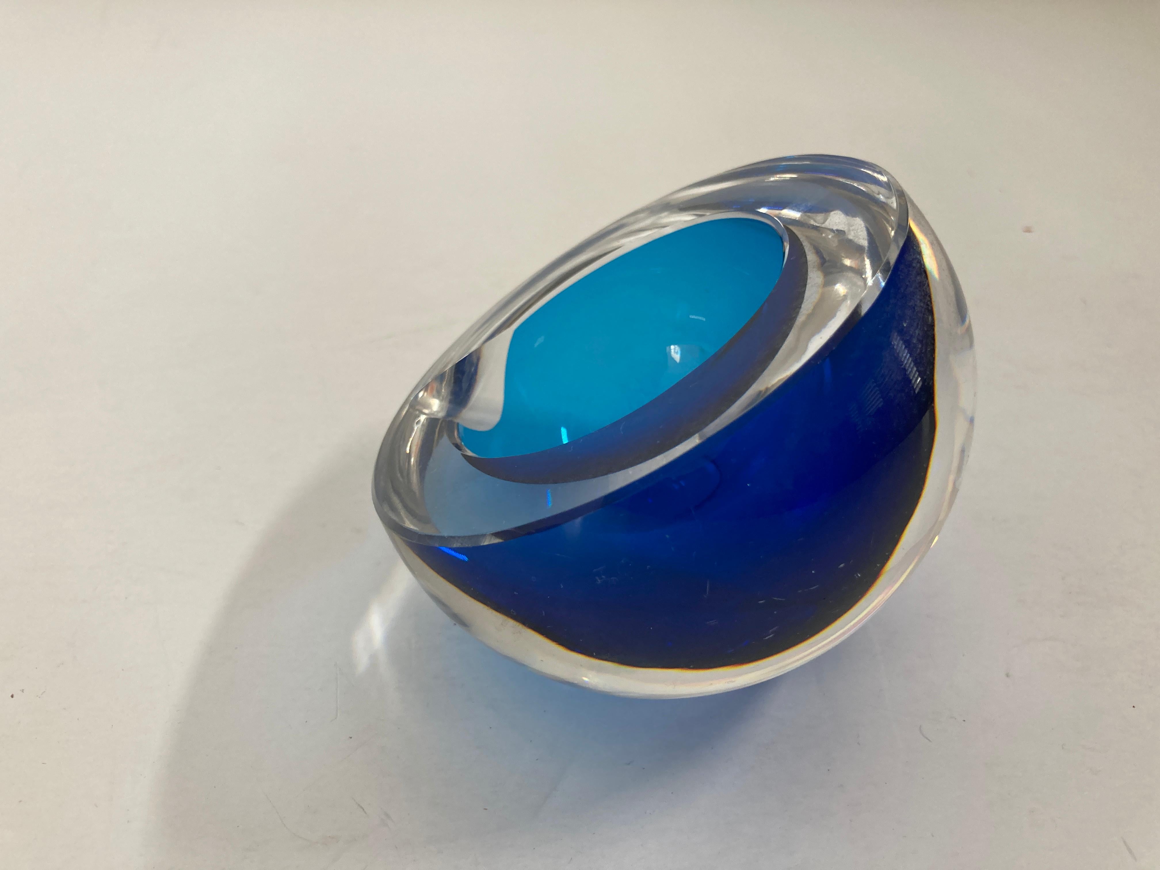 Aschenbecher aus blauem Murano-Kunstglas von Sommerso, Italien (20. Jahrhundert) im Angebot