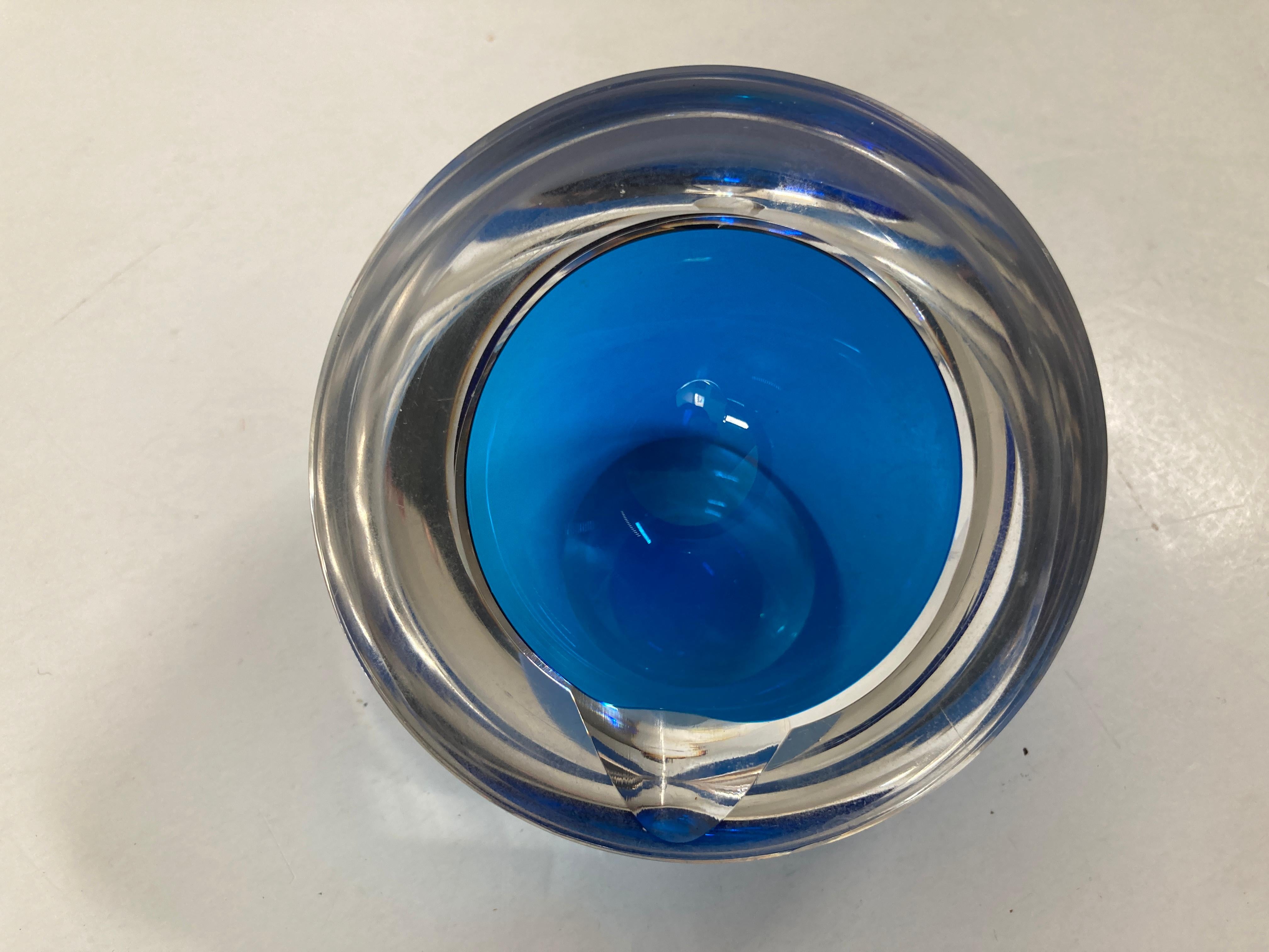 Murano Sommerso Orb Blue Art Glass Vintage Ashtray Italy In Good Condition For Sale In North Hollywood, CA