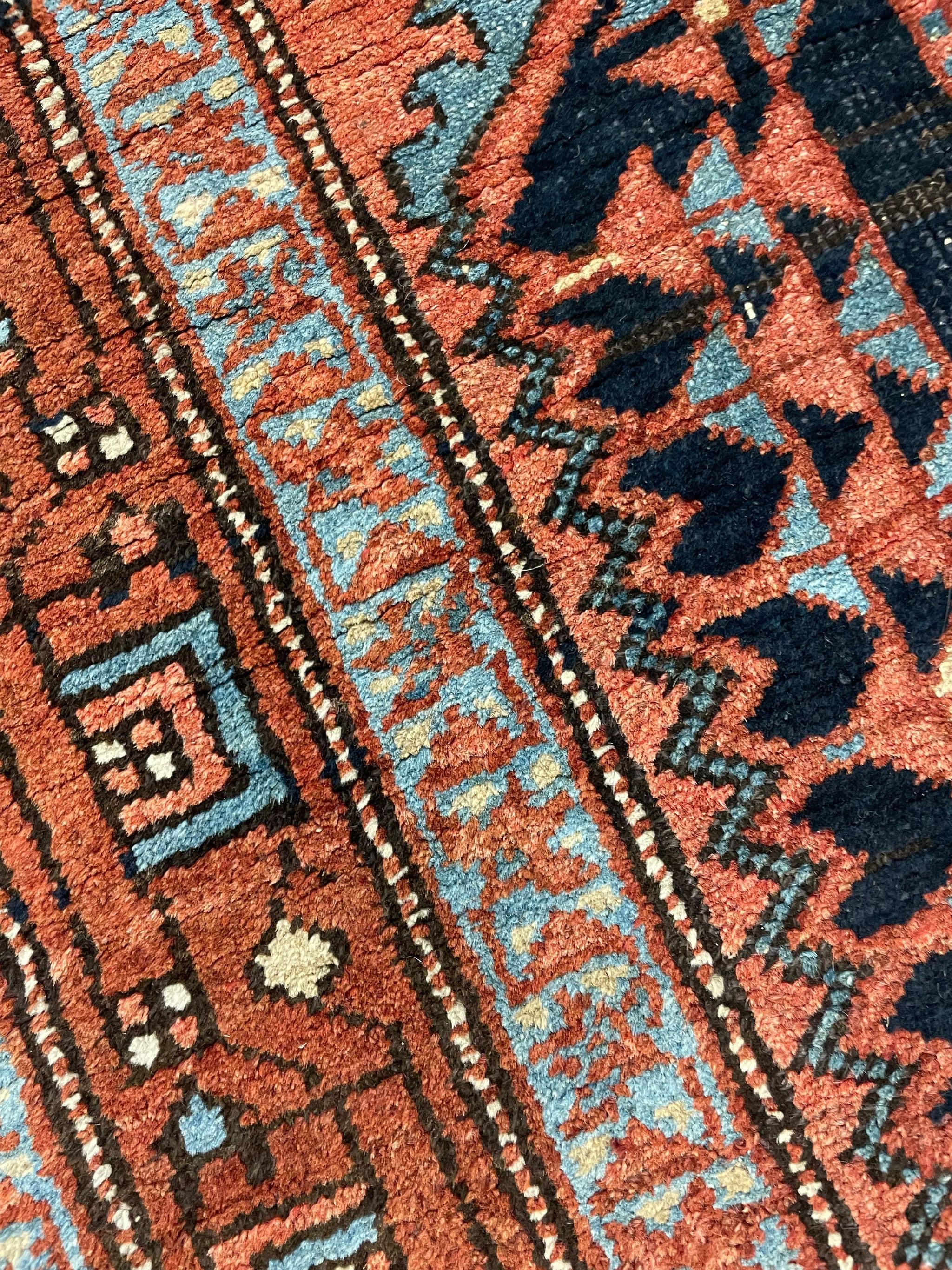 Gorgeous Vintage Northwest Bakshayesh Rug  For Sale 4