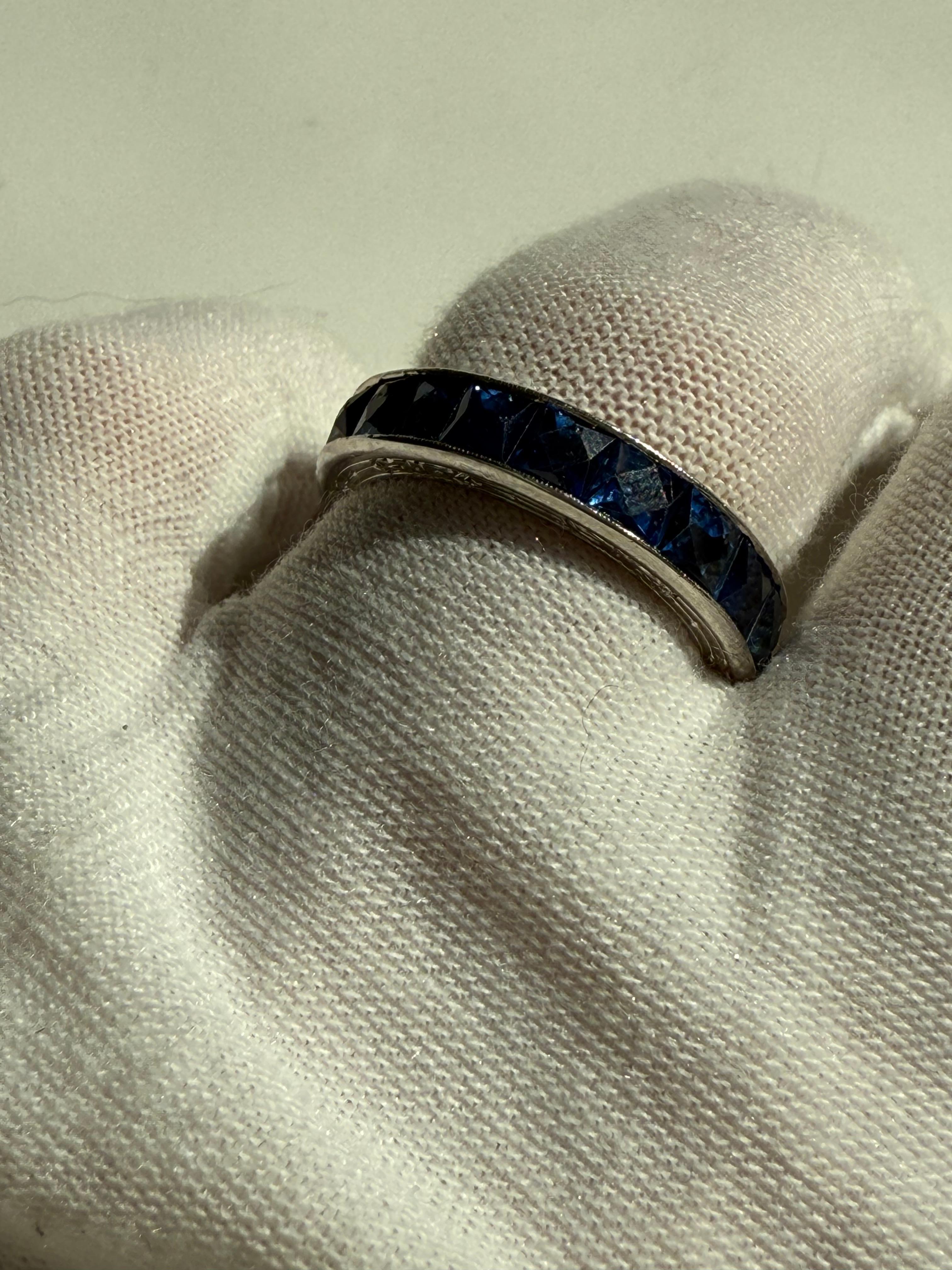 da uomo o donna Splendida fede di platino vintage con zaffiro per l'eternità - 9,00ct. in vendita