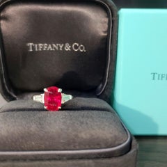 Splendida Tiffany & Co. d'epoca. Anello con rubino naturale e diamante