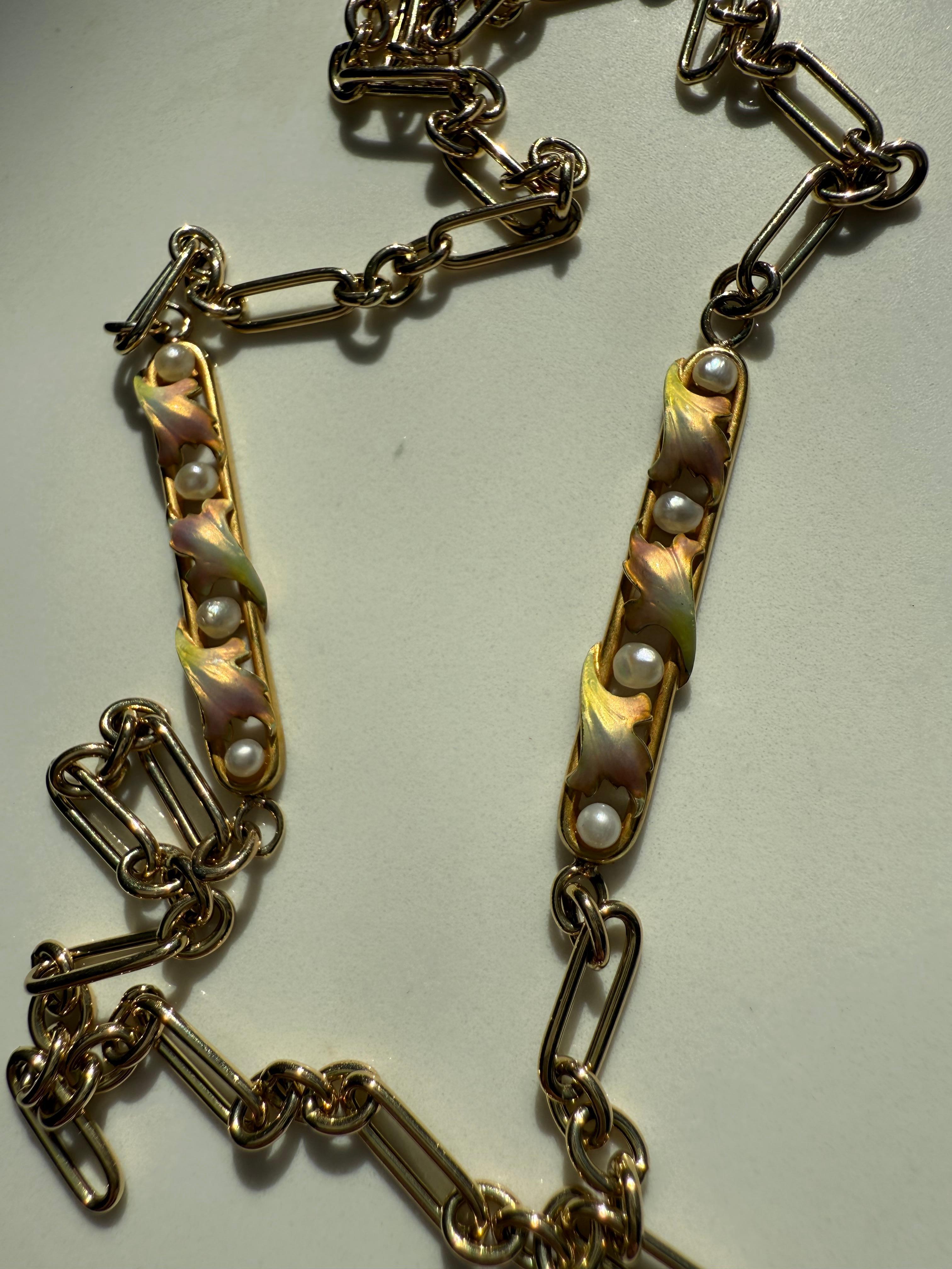 Perlina Splendida catena vintage in oro giallo 14K/18K con perle e smalto, 19 i in vendita