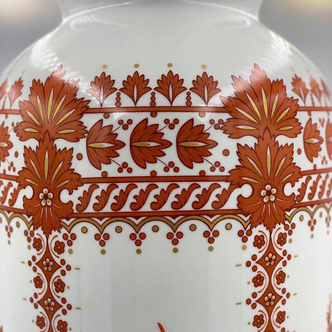 Krautheim
Sammlung von Wiesenblumen.
Wunderschöne antike Vase!
1884.
Knochenporzellan, handbemalt, vergoldet.

Aus der berühmtesten Porzellanmanufaktur Deutschlands, Krautheim.
Zum Verkauf steht eine wunderbare Sammlung Porzellanvase.

Die