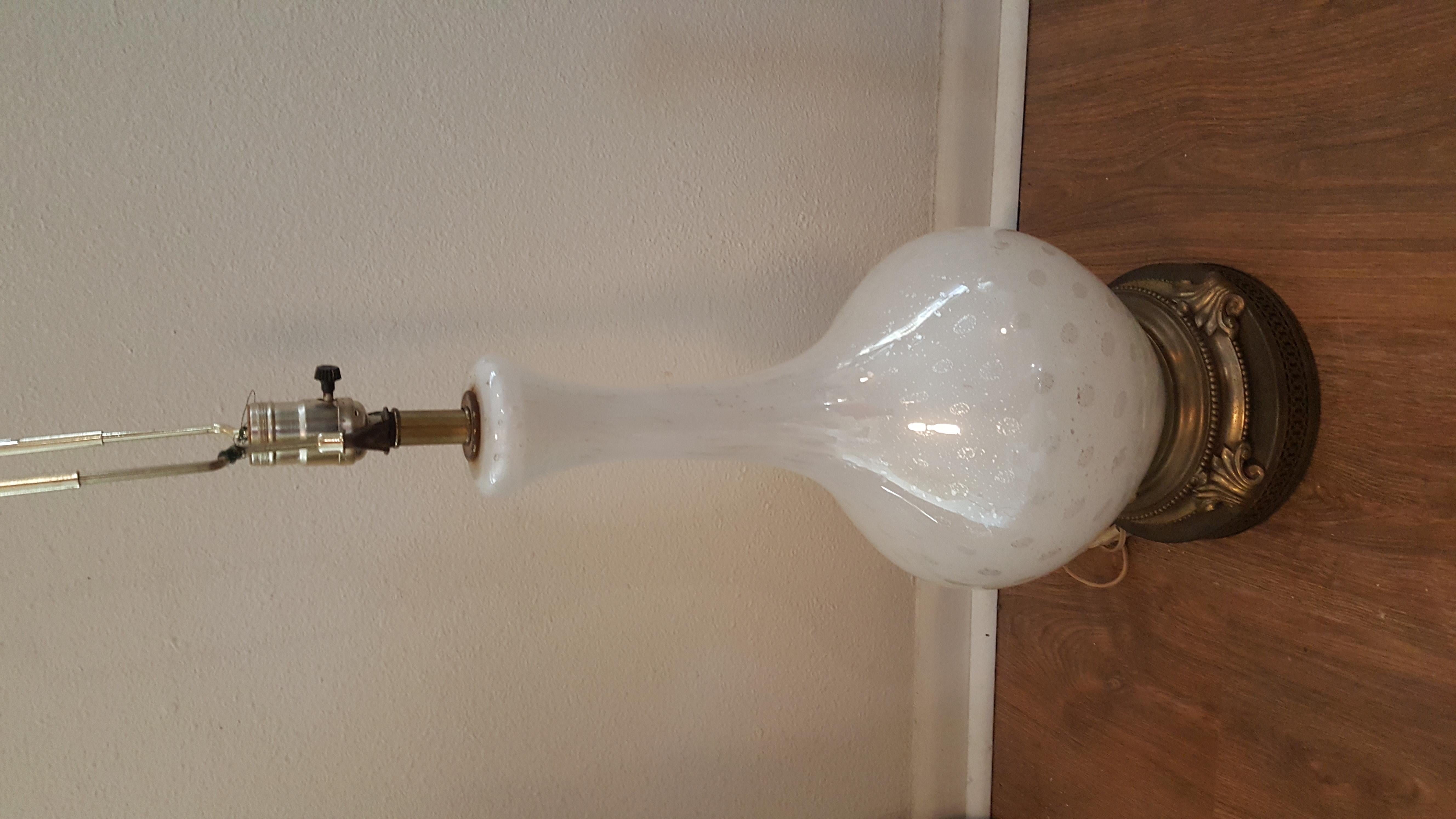 Gorgeous White Murano Lamp In Good Condition For Sale In Houston, TX