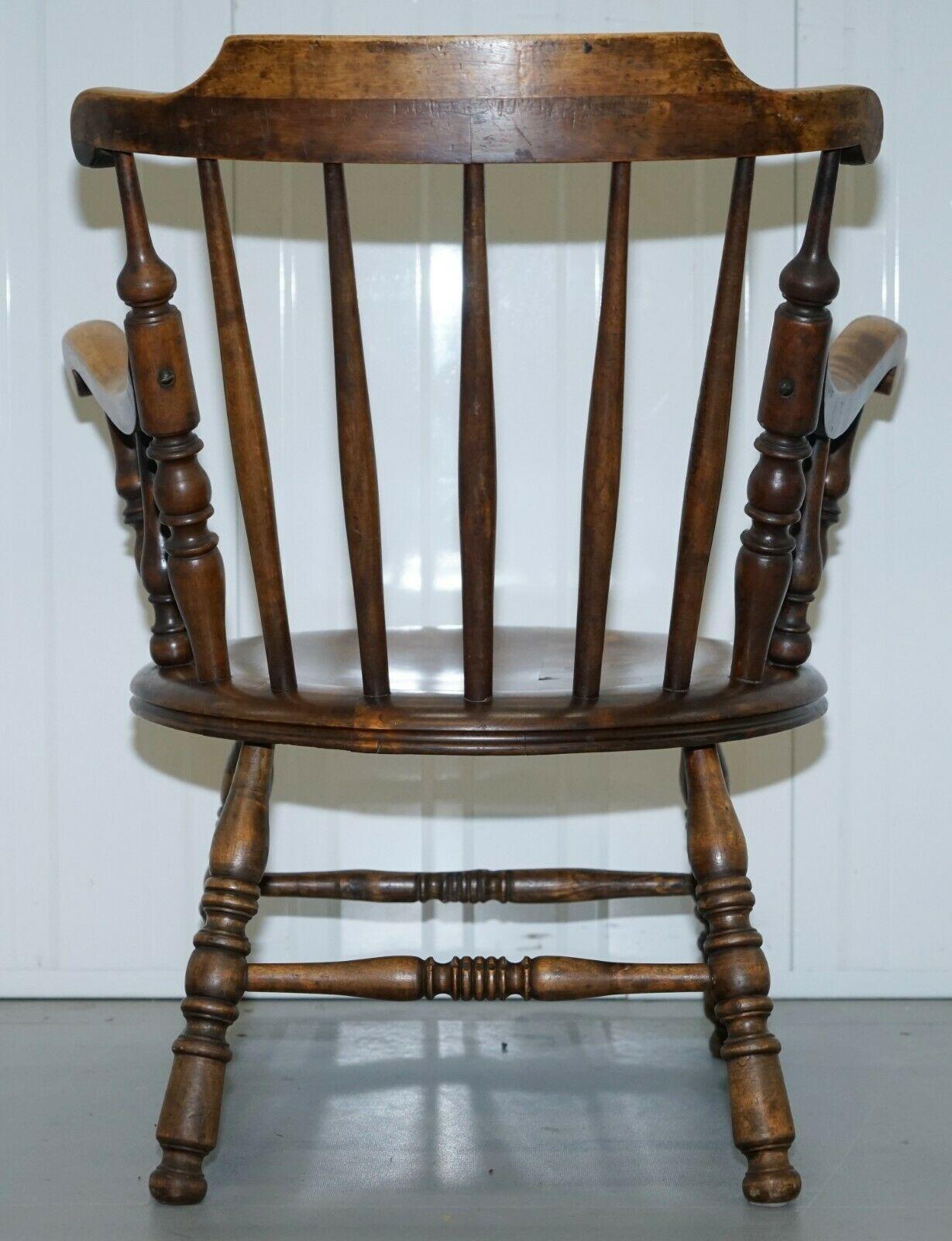 Hand-Crafted Gorgeous Windsor Low Back Beechwood Carver Armchair on Ball and Reel Legs For Sale