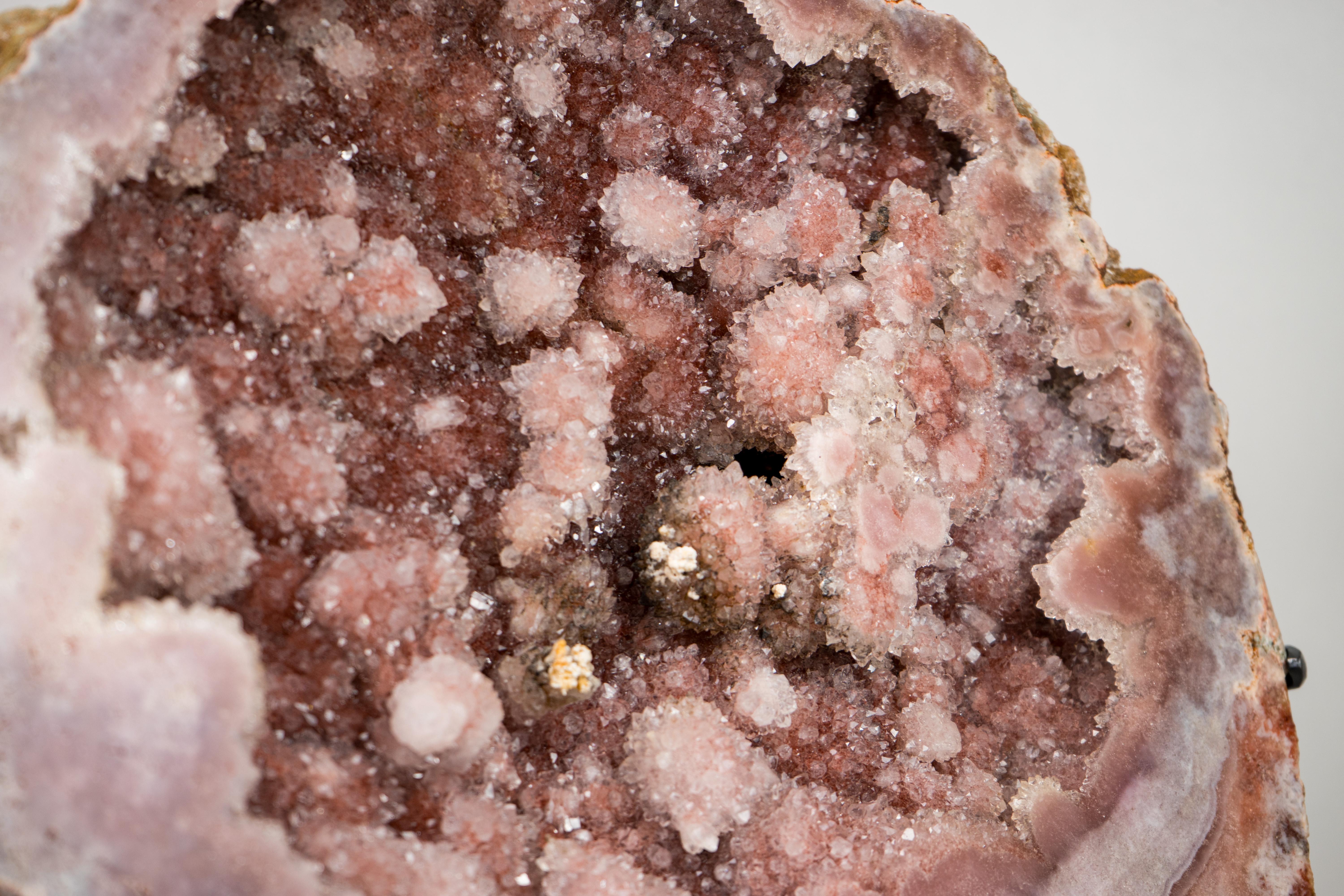 Wunderschöne XL-Galerie-Grad rosa Amethyst Geode (Brasilianisch) im Angebot
