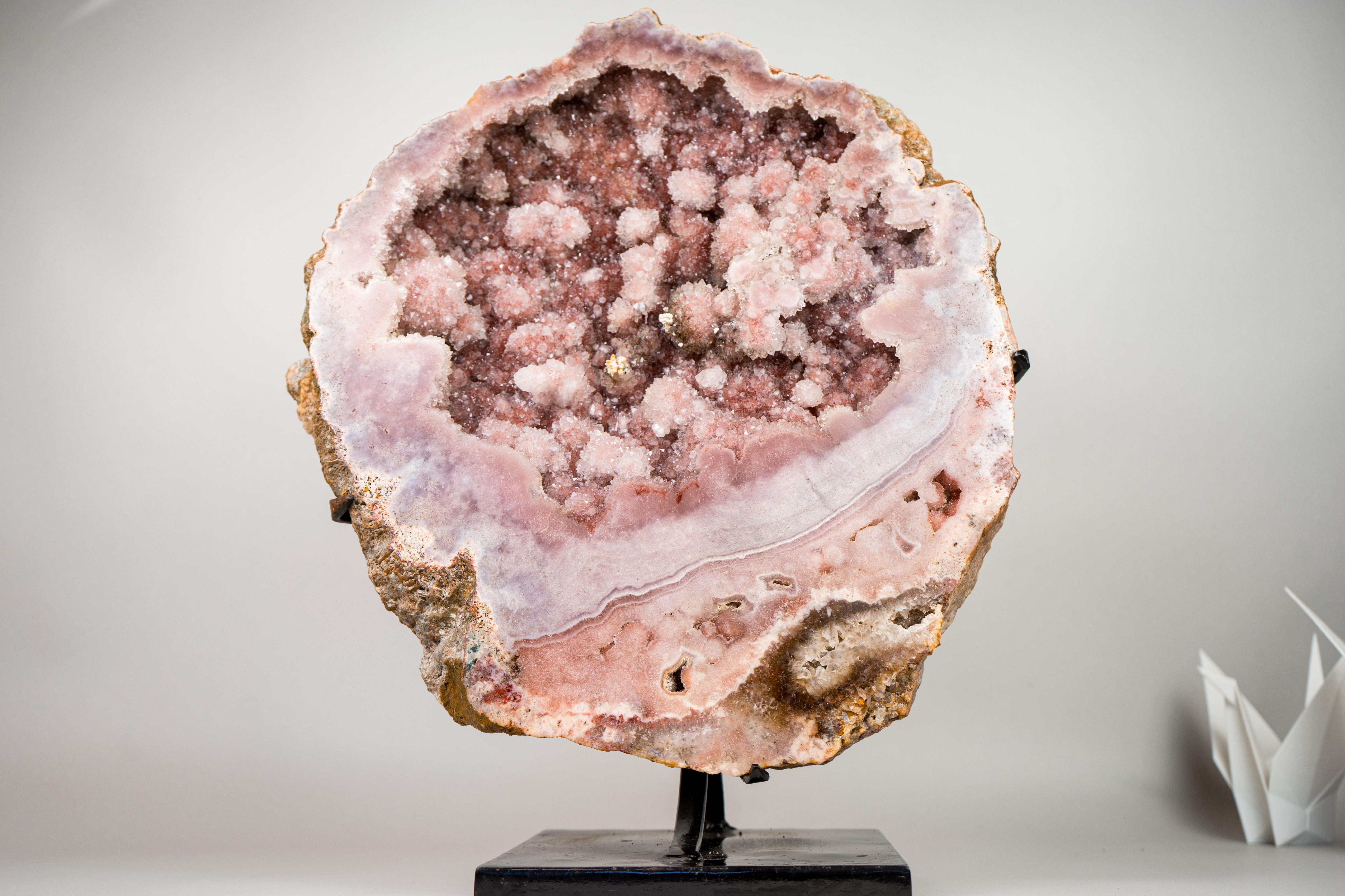 Wunderschöne XL-Galerie-Grad rosa Amethyst Geode im Angebot 2
